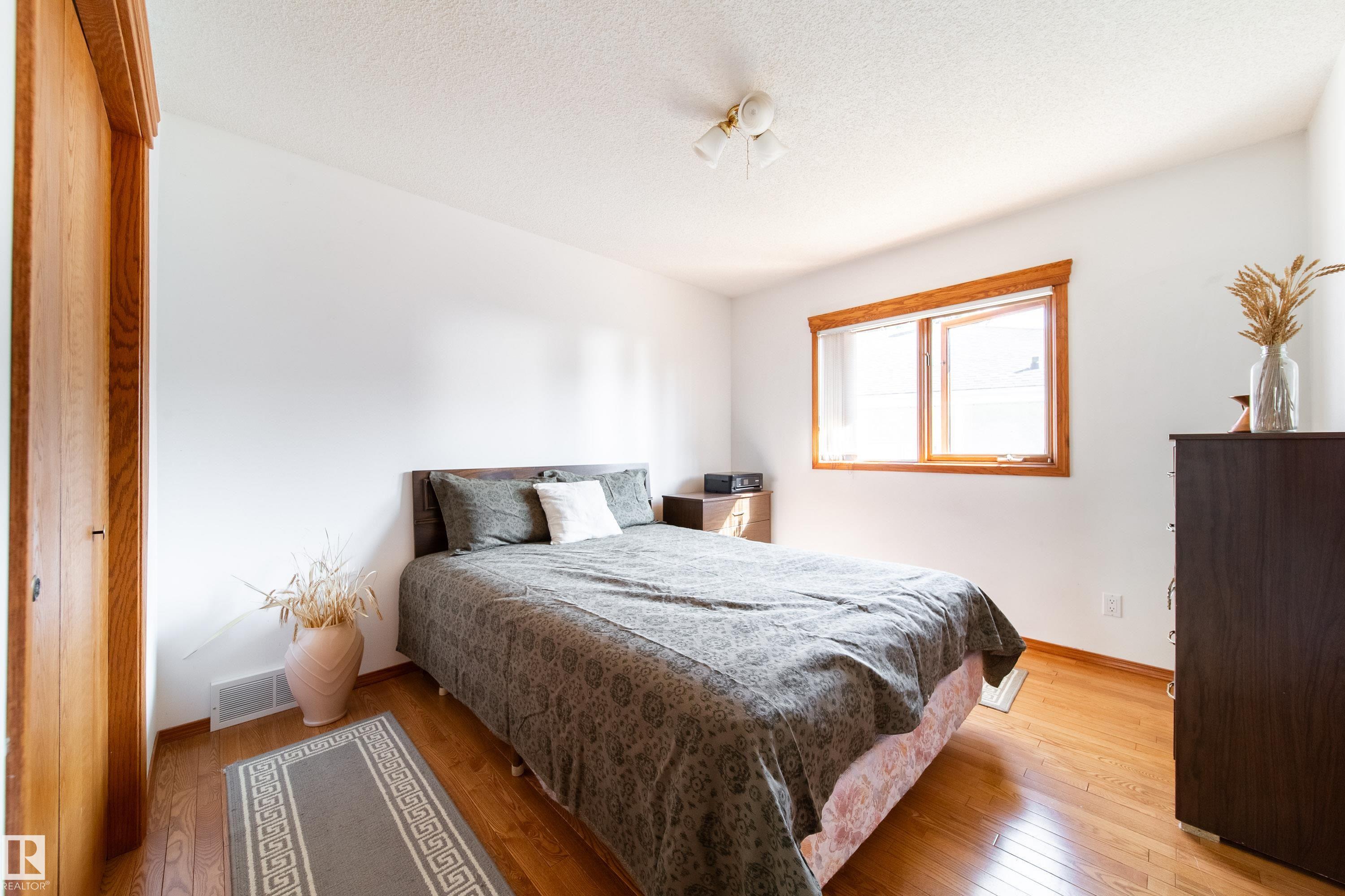 Photo 31 at 4228 46 Street NW, Jackson Heights, Edmonton