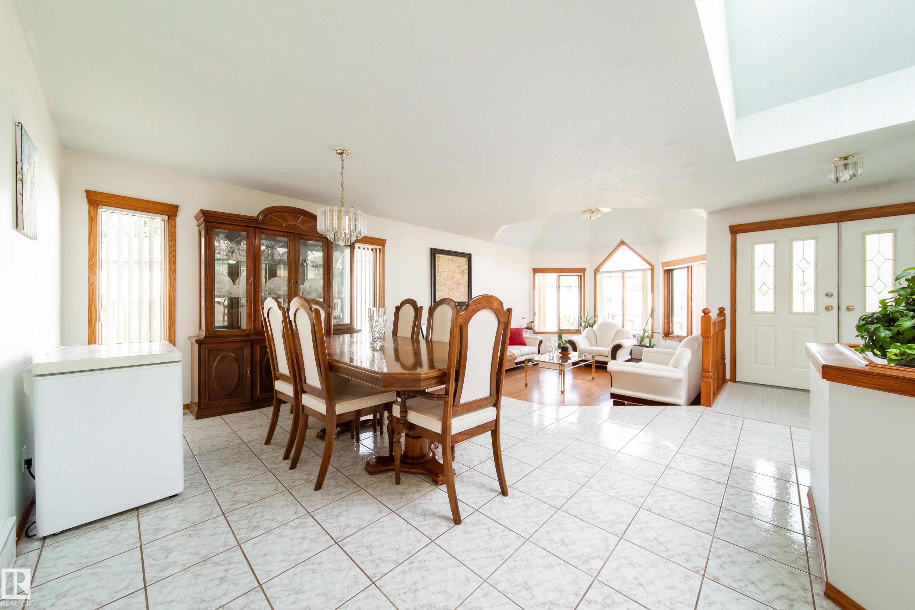 Photo 7 at 4228 46 Street NW, Jackson Heights, Edmonton