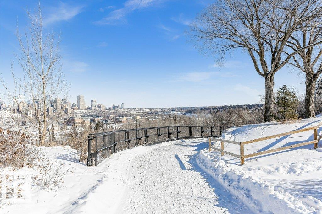 http://cdnparap120.paragonrels.com/ParagonImages/Property/p12/RAE/225369527/31/0/0/b1a7eba8cc2b3d2dea9890781bea0227/1/8ff6d393df13535717cfaf33ac558c03/225369527-0b2fbd40-44ff-46c0-b904-641987ab4183.JPG