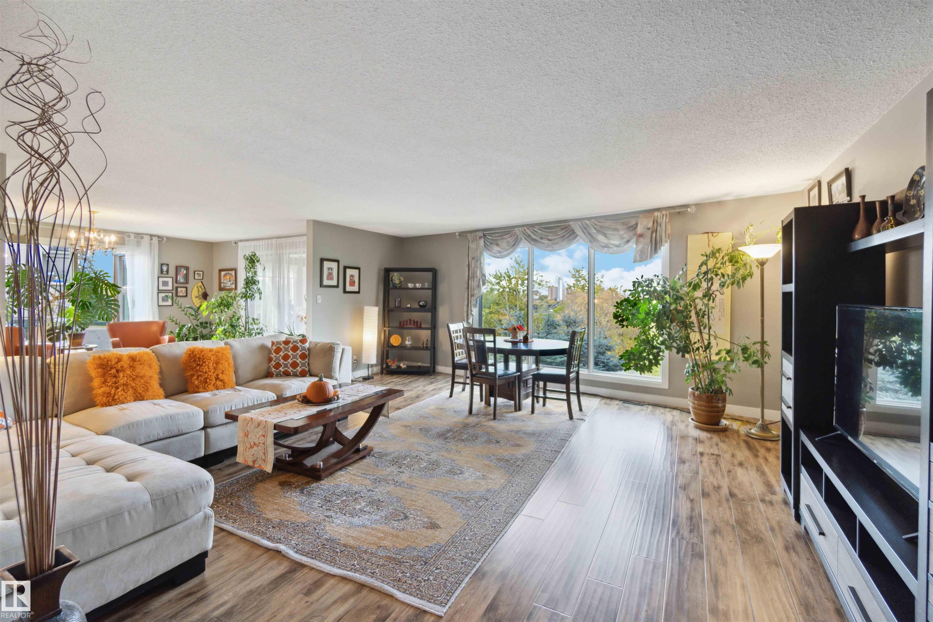 8707 107 Street NW, Strathcona, Edmonton 
