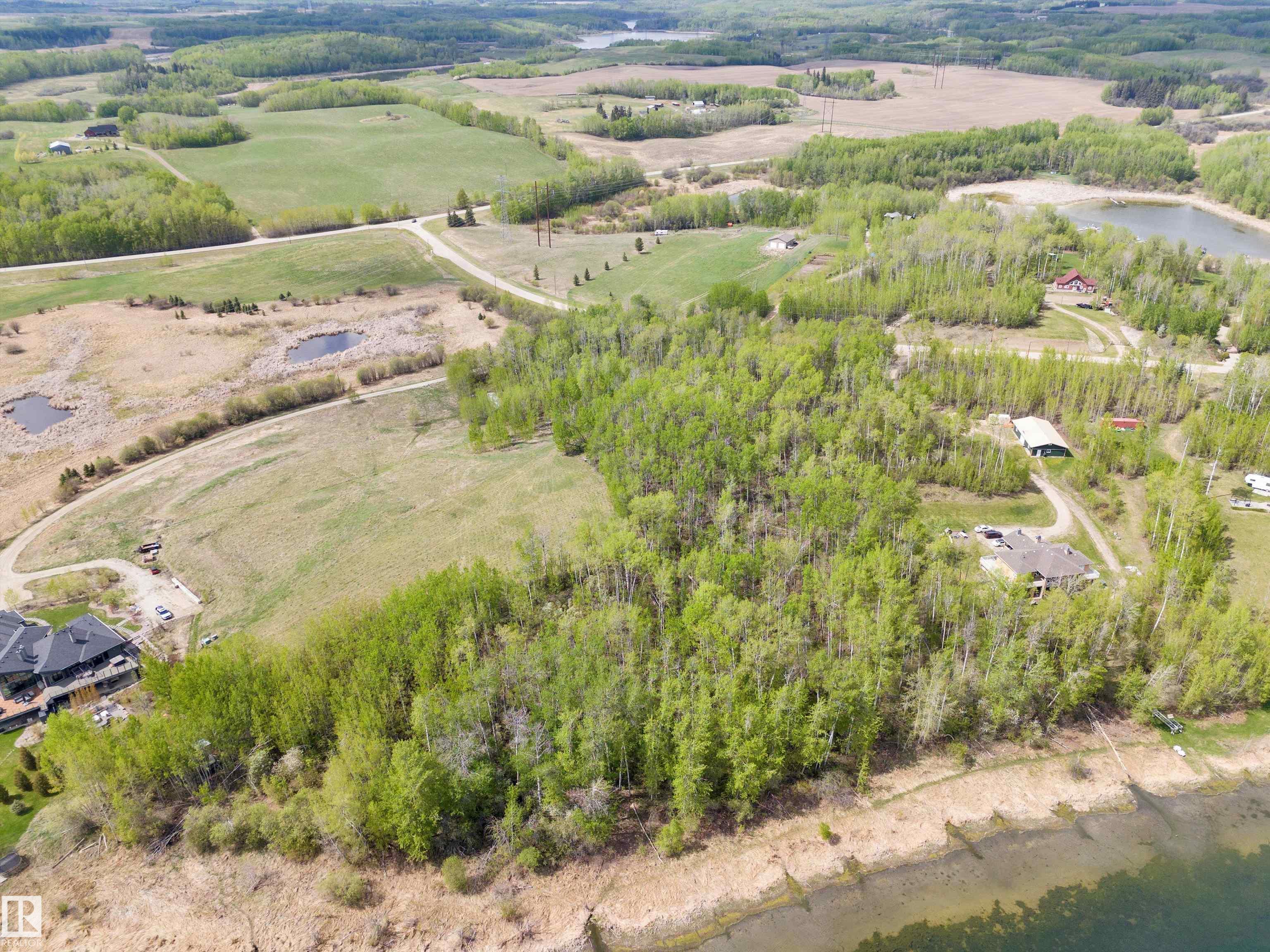 Photo 13 at 5 - 52111 Rge Road 25, Rainbow Beach Estates, Rural Parkland County
