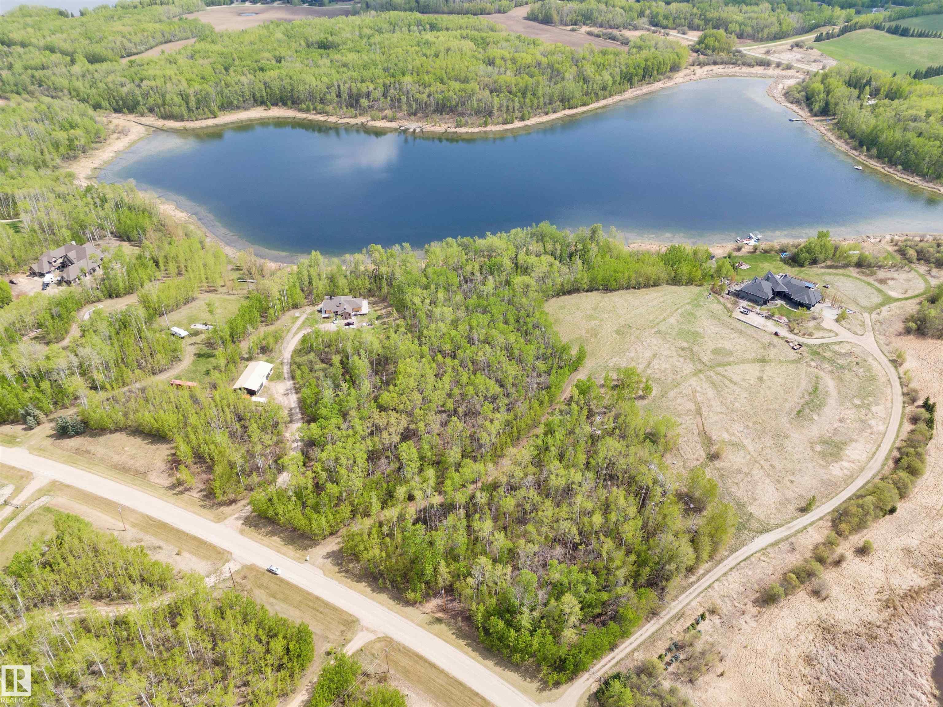 Photo 8 at 5 - 52111 Rge Road 25, Rainbow Beach Estates, Rural Parkland County