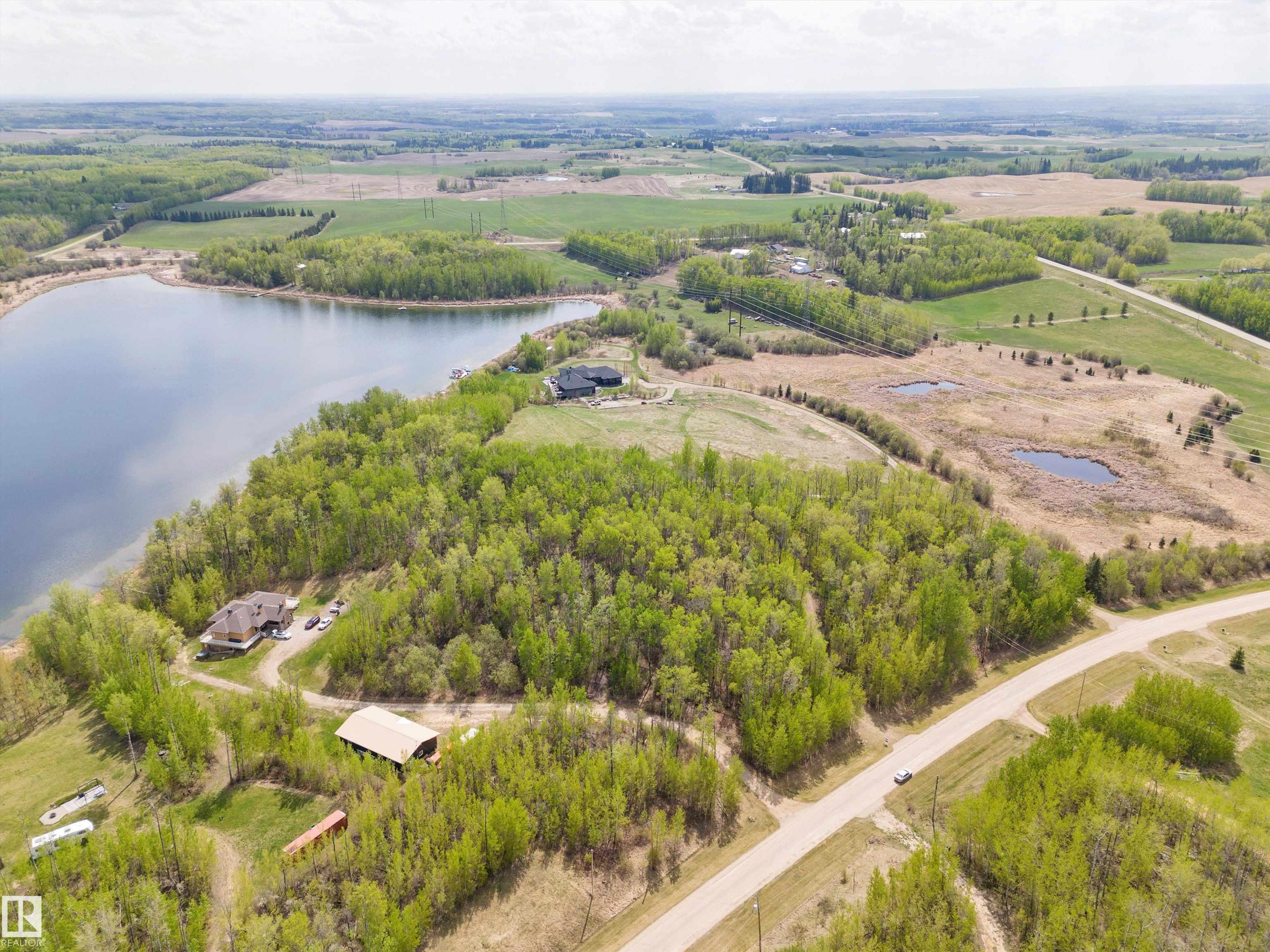 Photo 10 at 5 - 52111 Rge Road 25, Rainbow Beach Estates, Rural Parkland County
