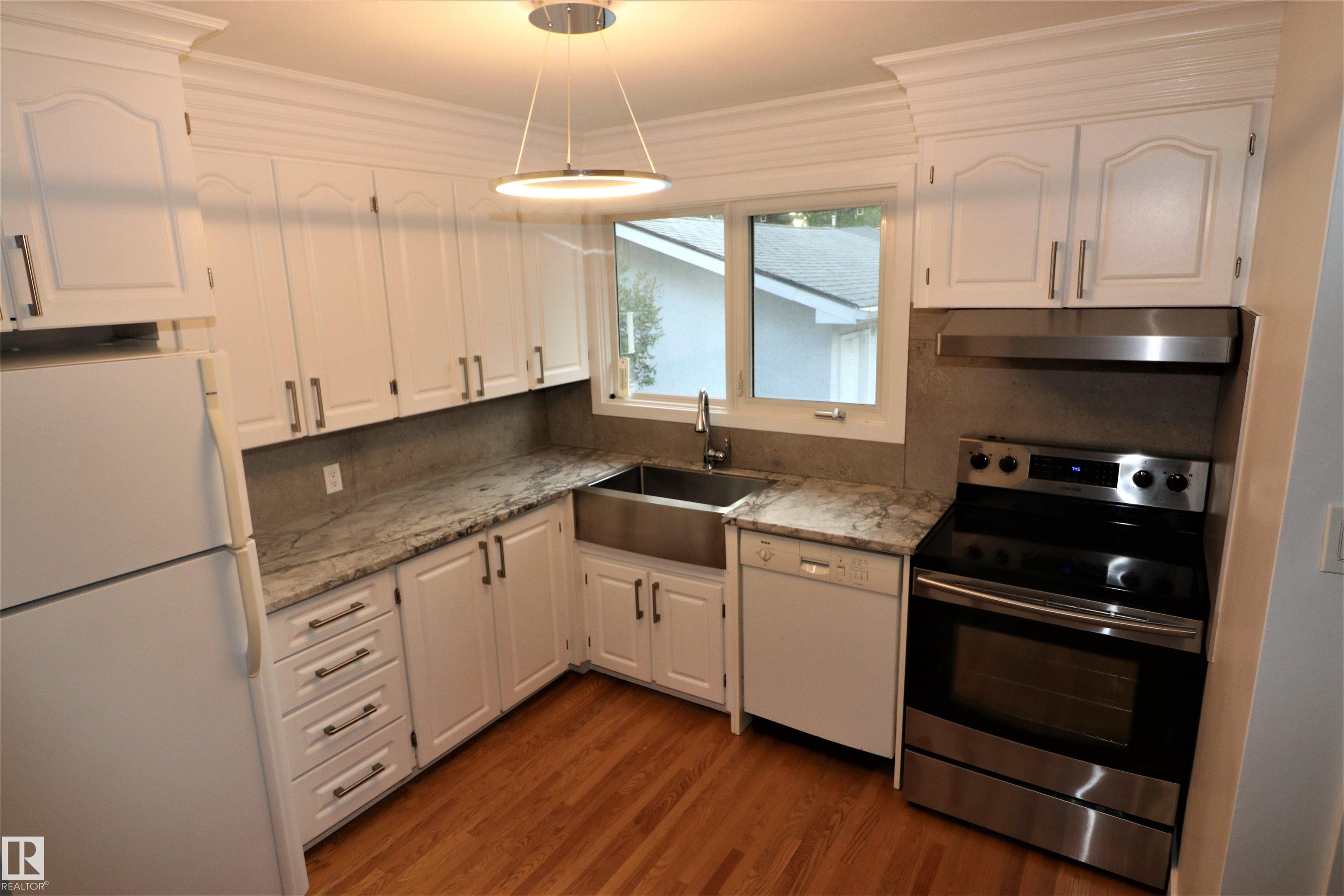 Photo 2 at 8528 64 Avenue NW, Argyll, Edmonton