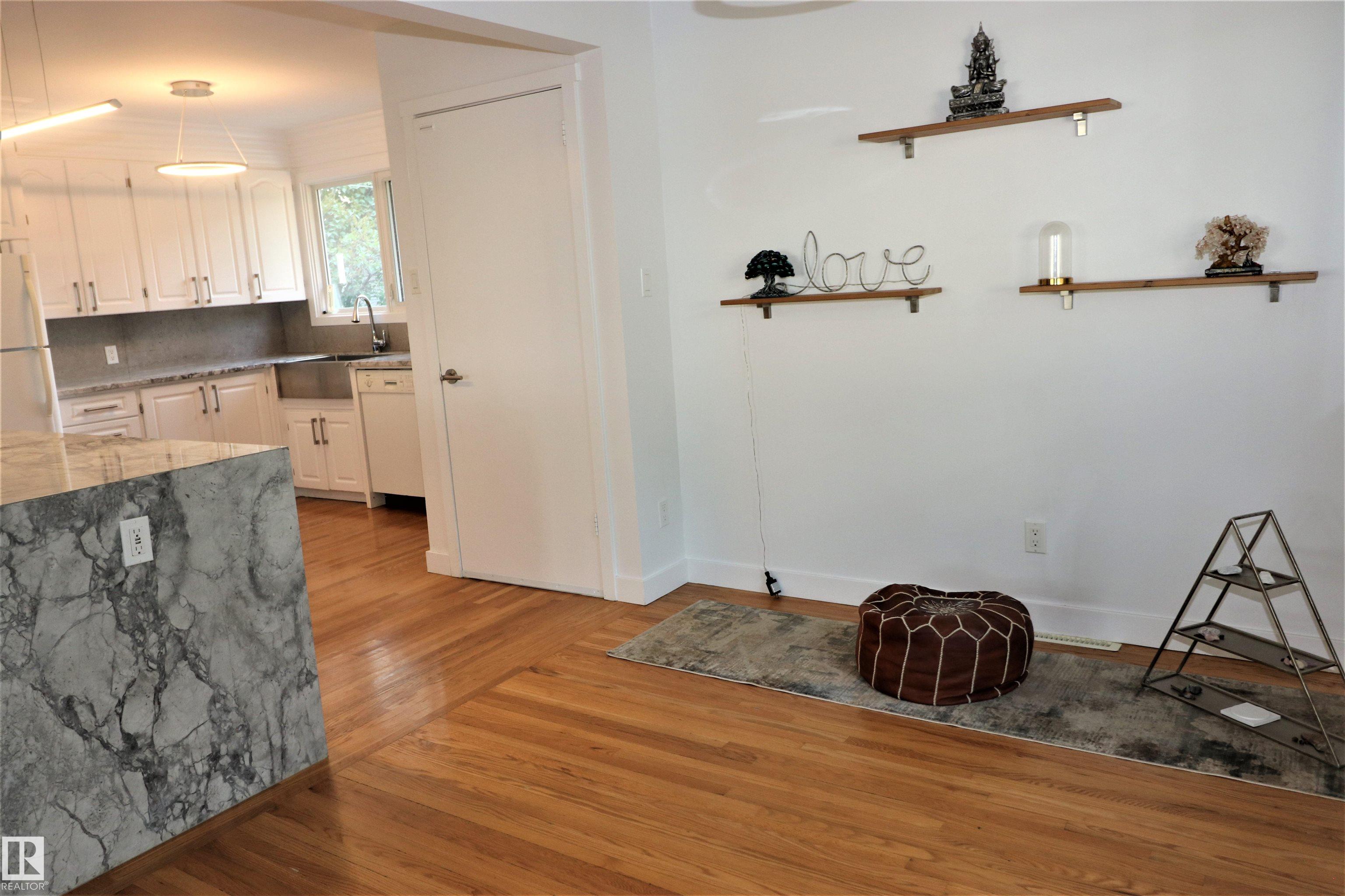 Photo 5 at 8528 64 Avenue NW, Argyll, Edmonton