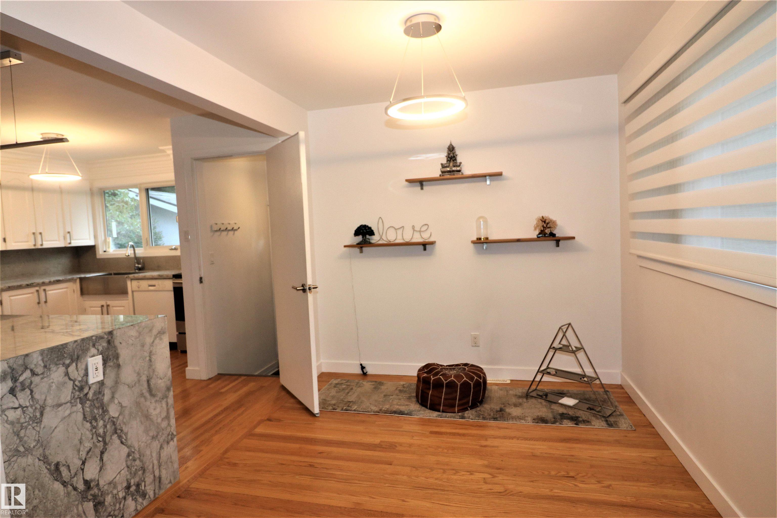 Photo 6 at 8528 64 Avenue NW, Argyll, Edmonton