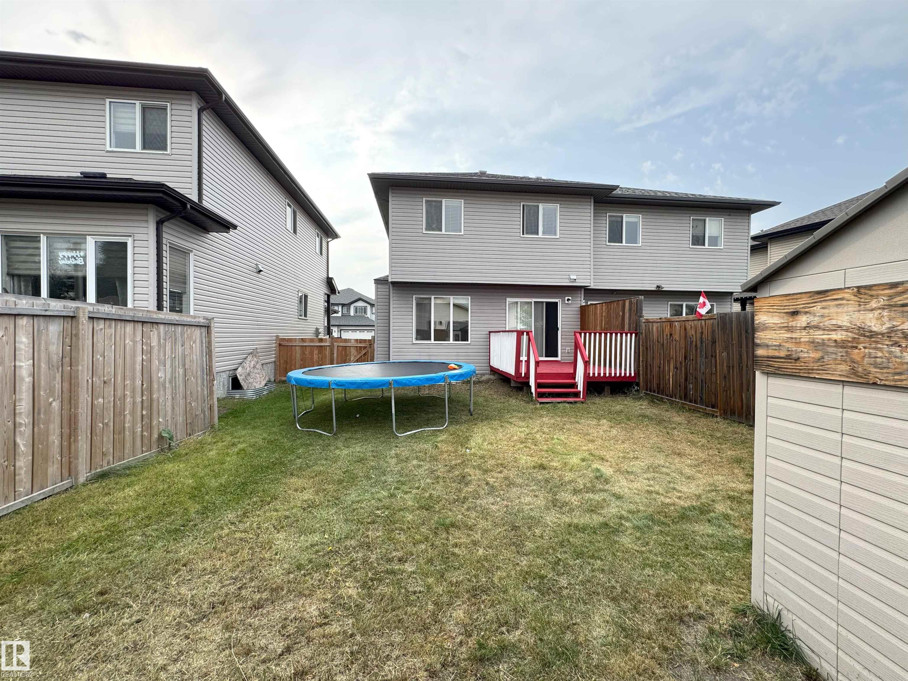 http://cdnparap120.paragonrels.com/ParagonImages/Property/p12/RAE/225369646/40/0/0/a188b6280bcdfdd42f6c0bd81c962c24/1/164f516c74833676a2dd40631cdd2d93/225369646-6aad390b-024b-4680-9225-ce3c6bafbc2c.JPG
