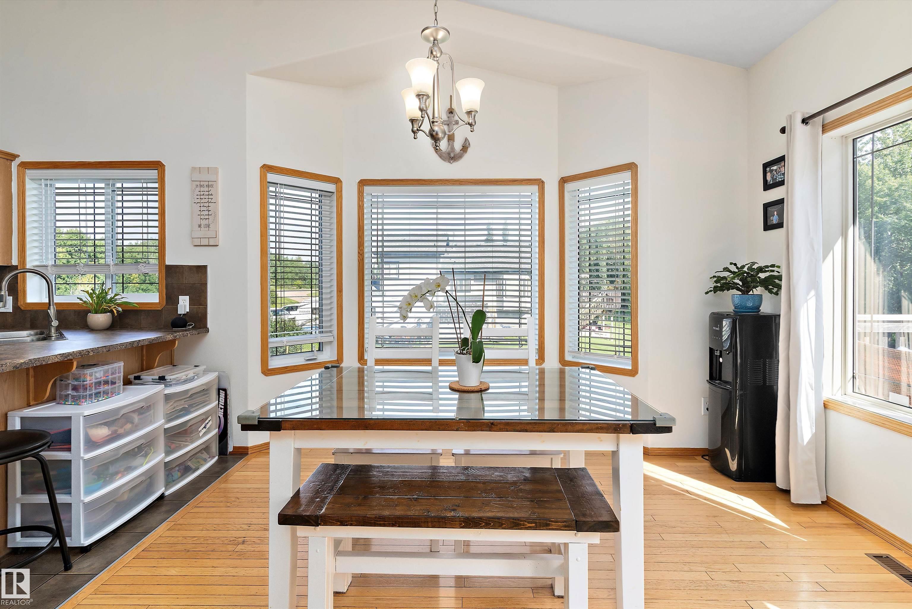 Photo 11 at 75 Willowview Bv, Willow Peak Park, Rural Parkland County