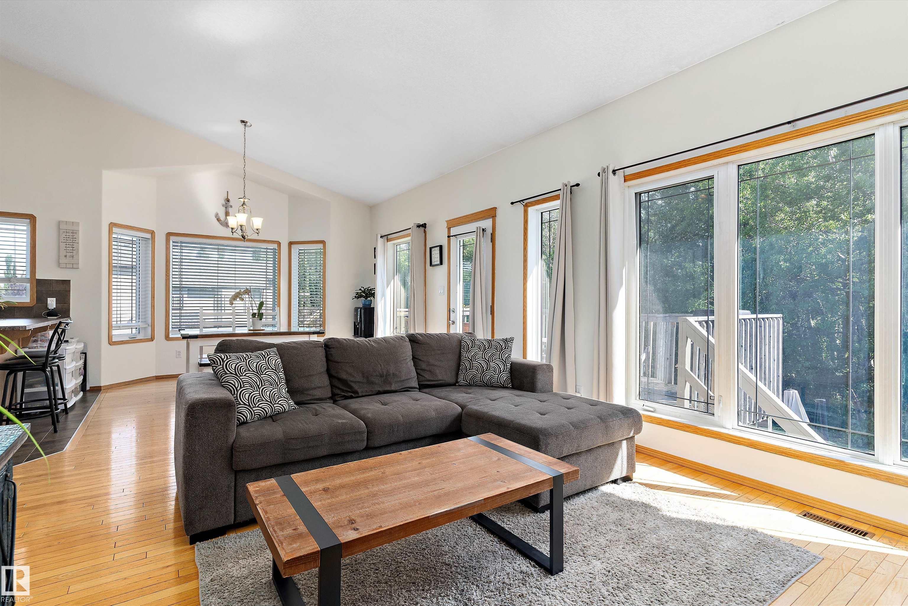 Photo 16 at 75 Willowview Bv, Willow Peak Park, Rural Parkland County