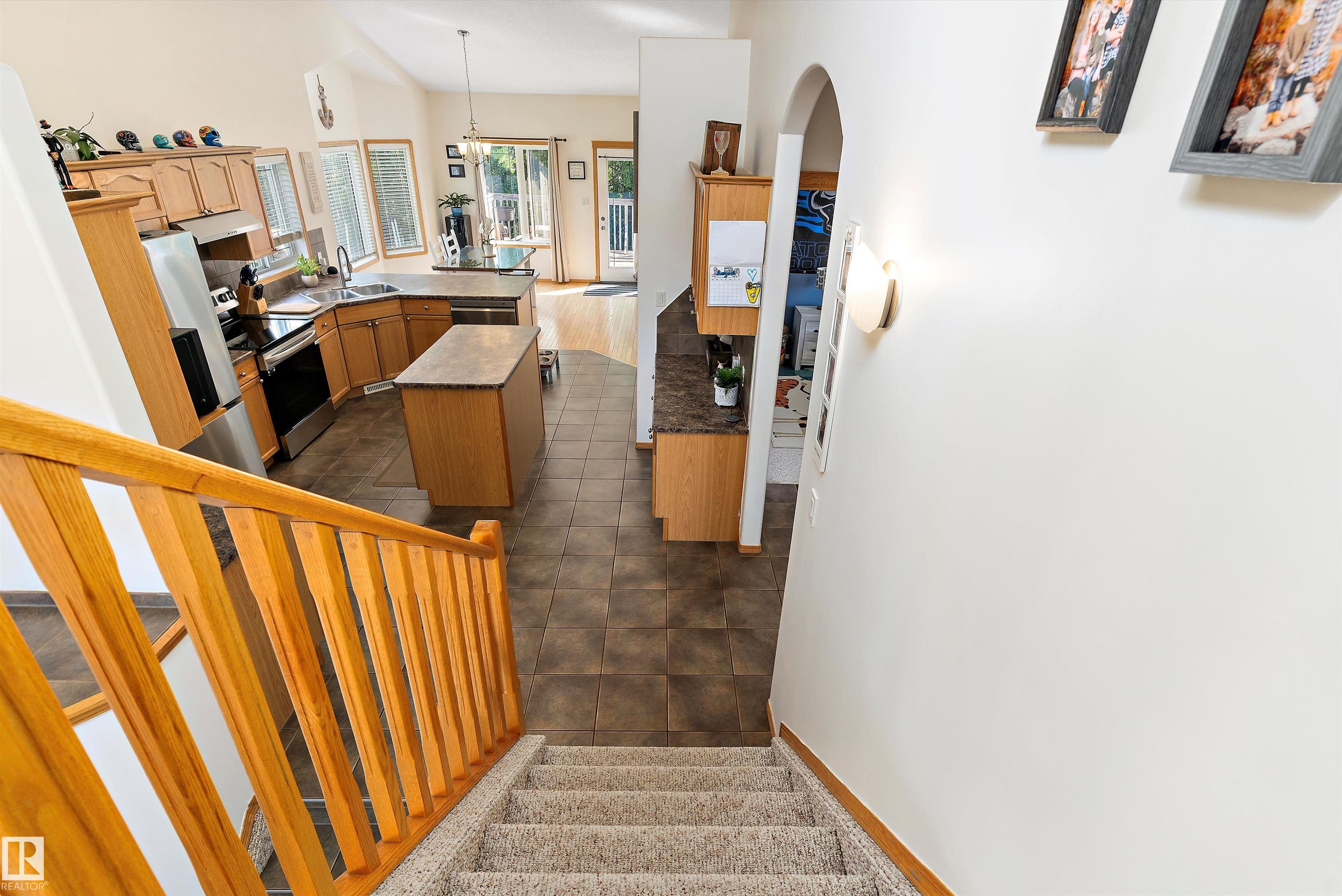 Photo 20 at 75 Willowview Bv, Willow Peak Park, Rural Parkland County