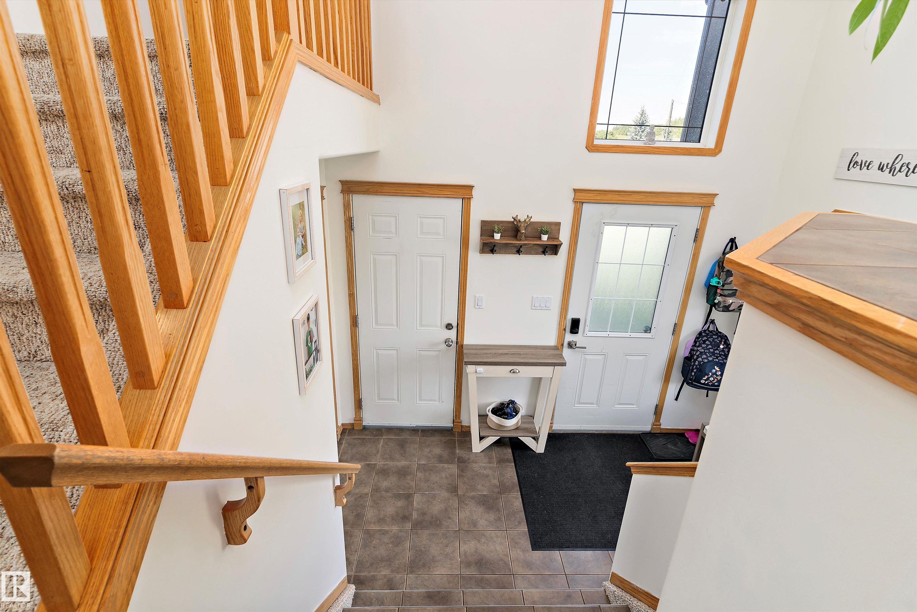 Photo 4 at 75 Willowview Bv, Willow Peak Park, Rural Parkland County