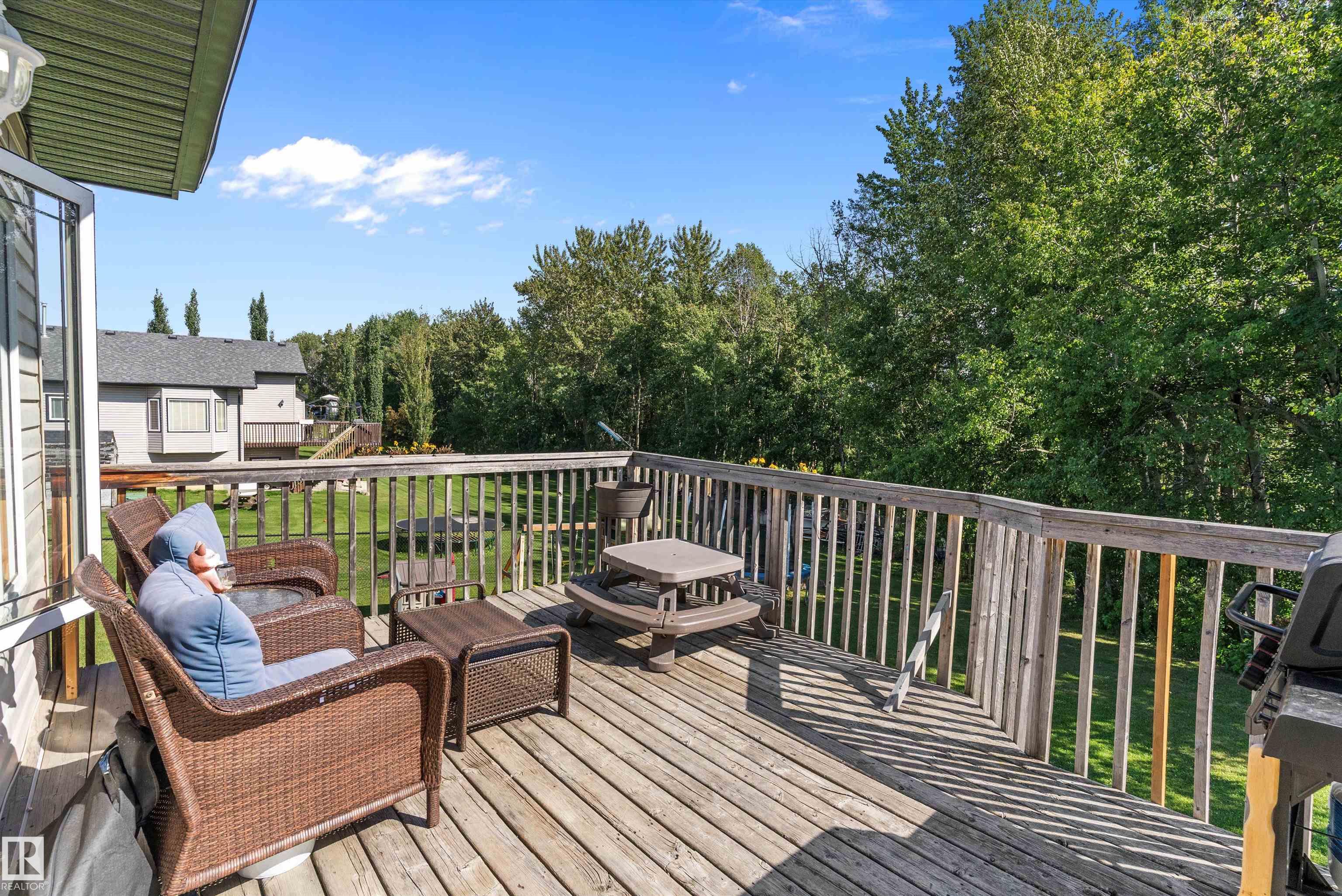 Photo 37 at 75 Willowview Bv, Willow Peak Park, Rural Parkland County