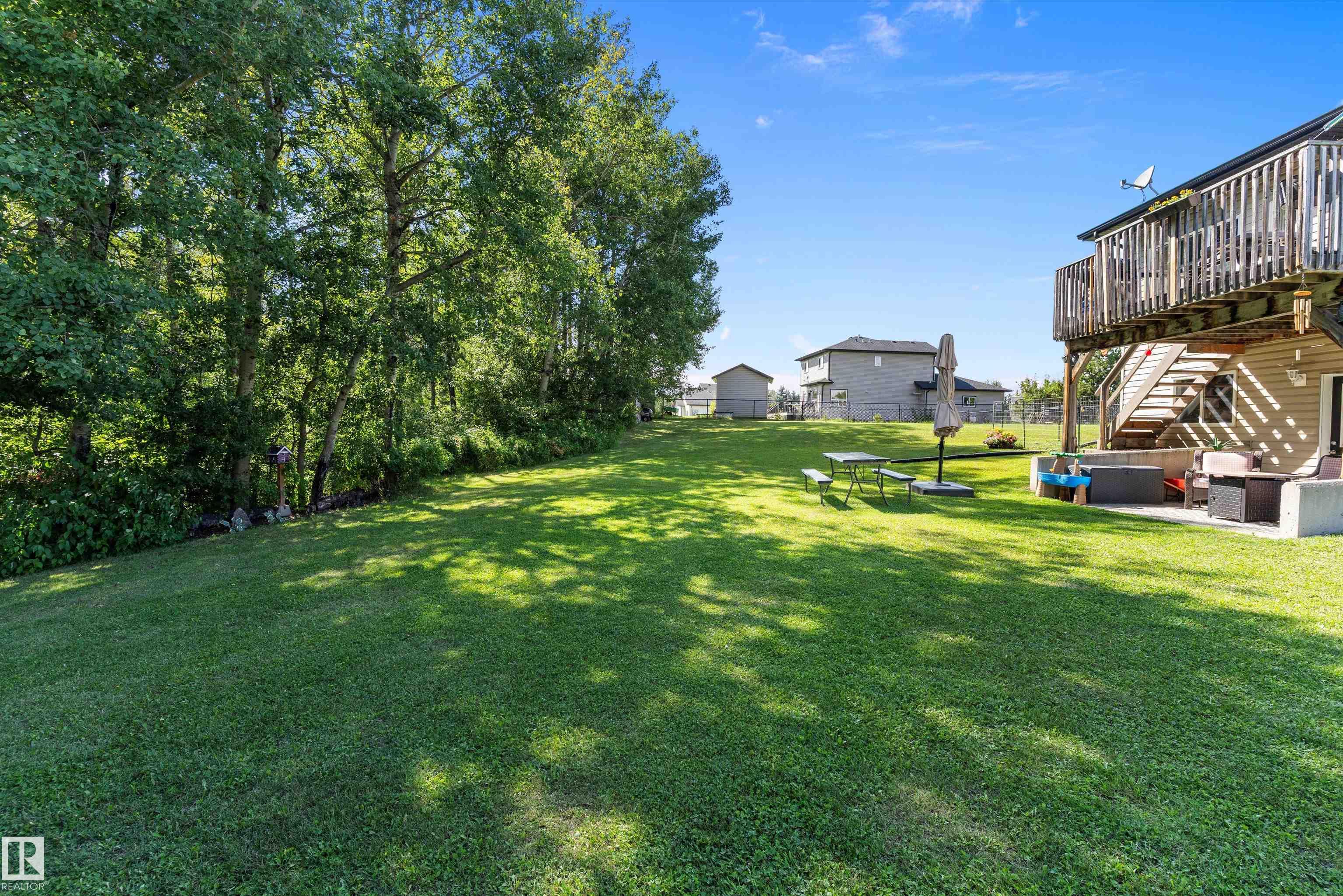 Photo 39 at 75 Willowview Bv, Willow Peak Park, Rural Parkland County