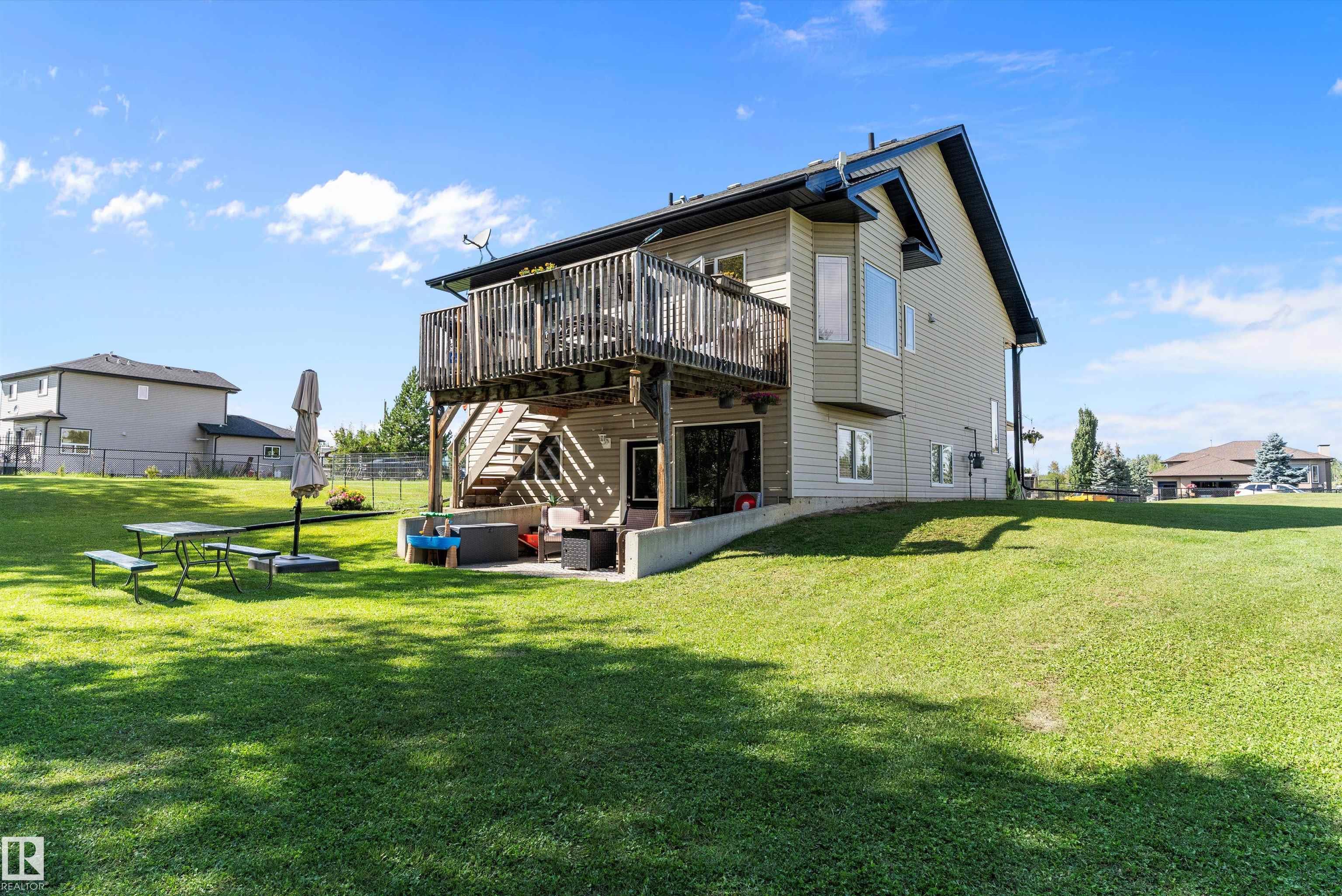 Photo 40 at 75 Willowview Bv, Willow Peak Park, Rural Parkland County