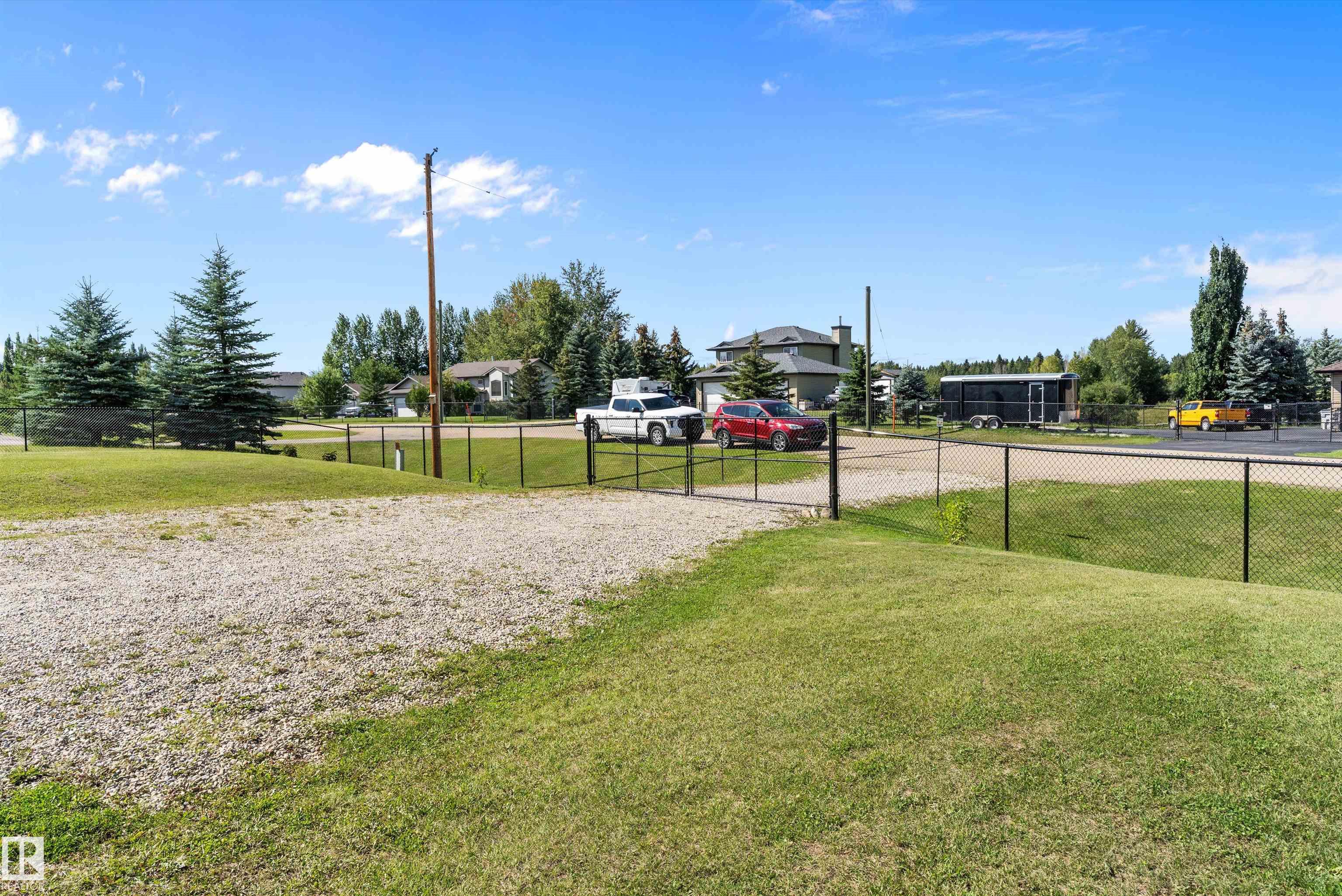 Photo 43 at 75 Willowview Bv, Willow Peak Park, Rural Parkland County