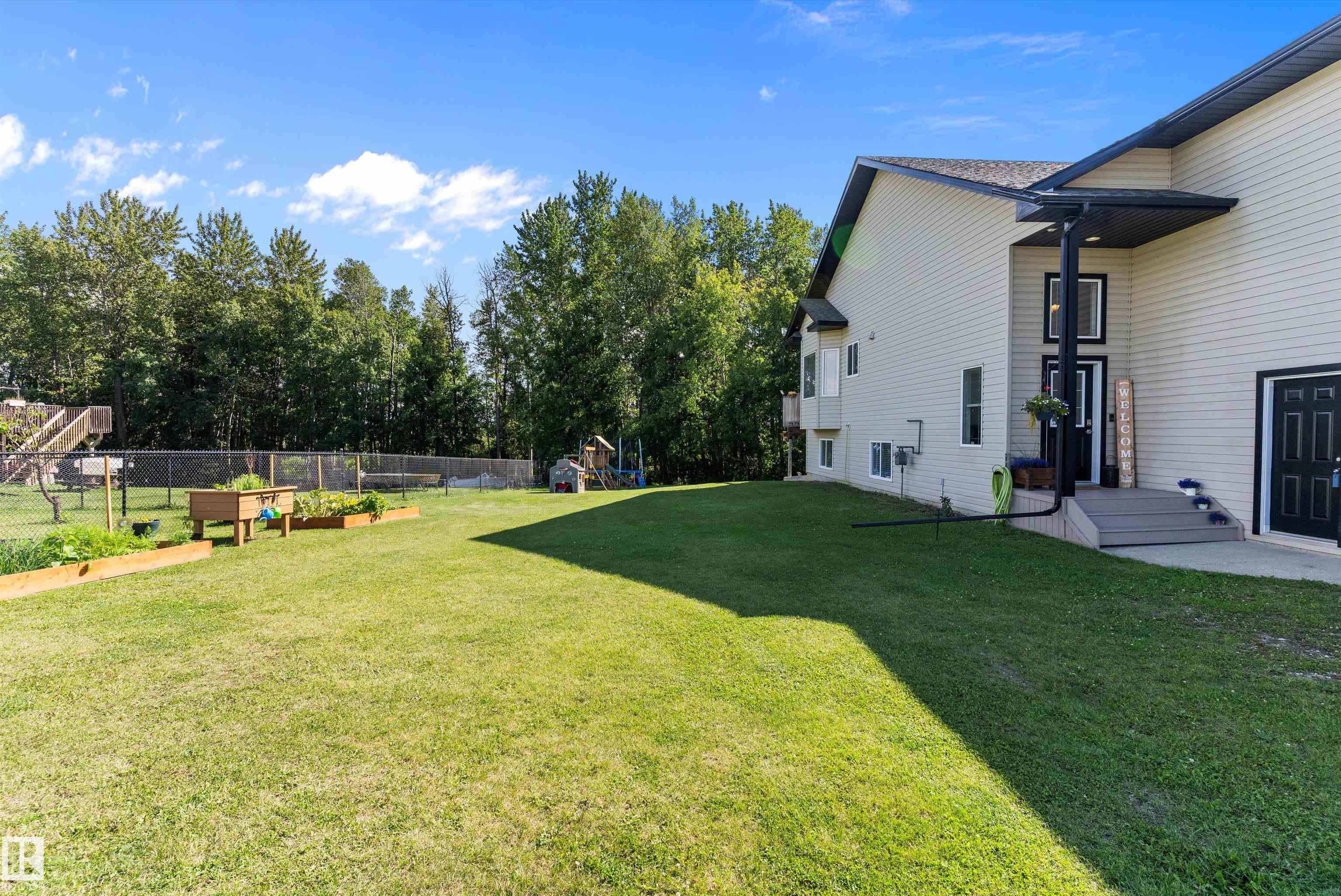 Photo 44 at 75 Willowview Bv, Willow Peak Park, Rural Parkland County