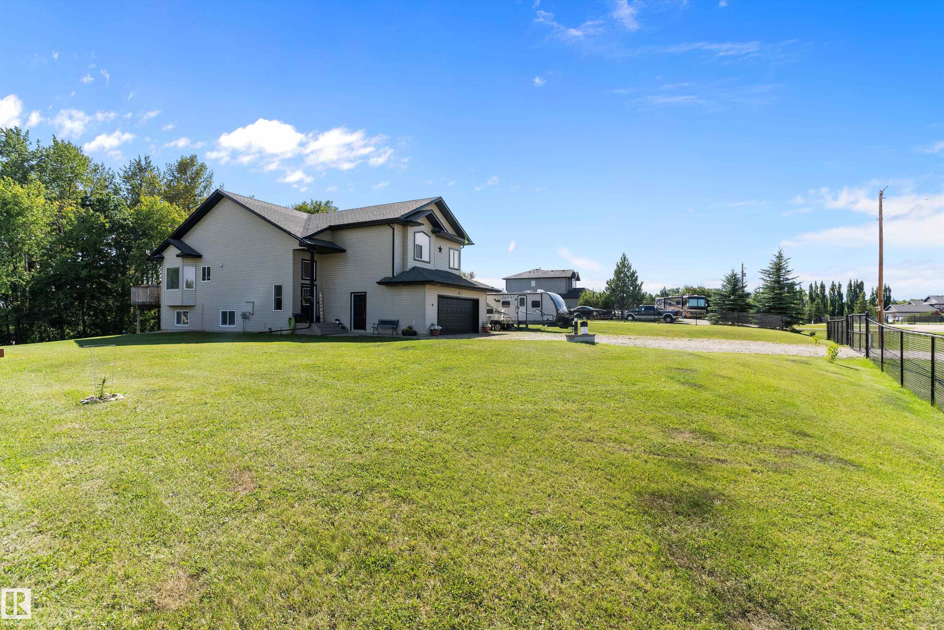 Photo 46 at 75 Willowview Bv, Willow Peak Park, Rural Parkland County