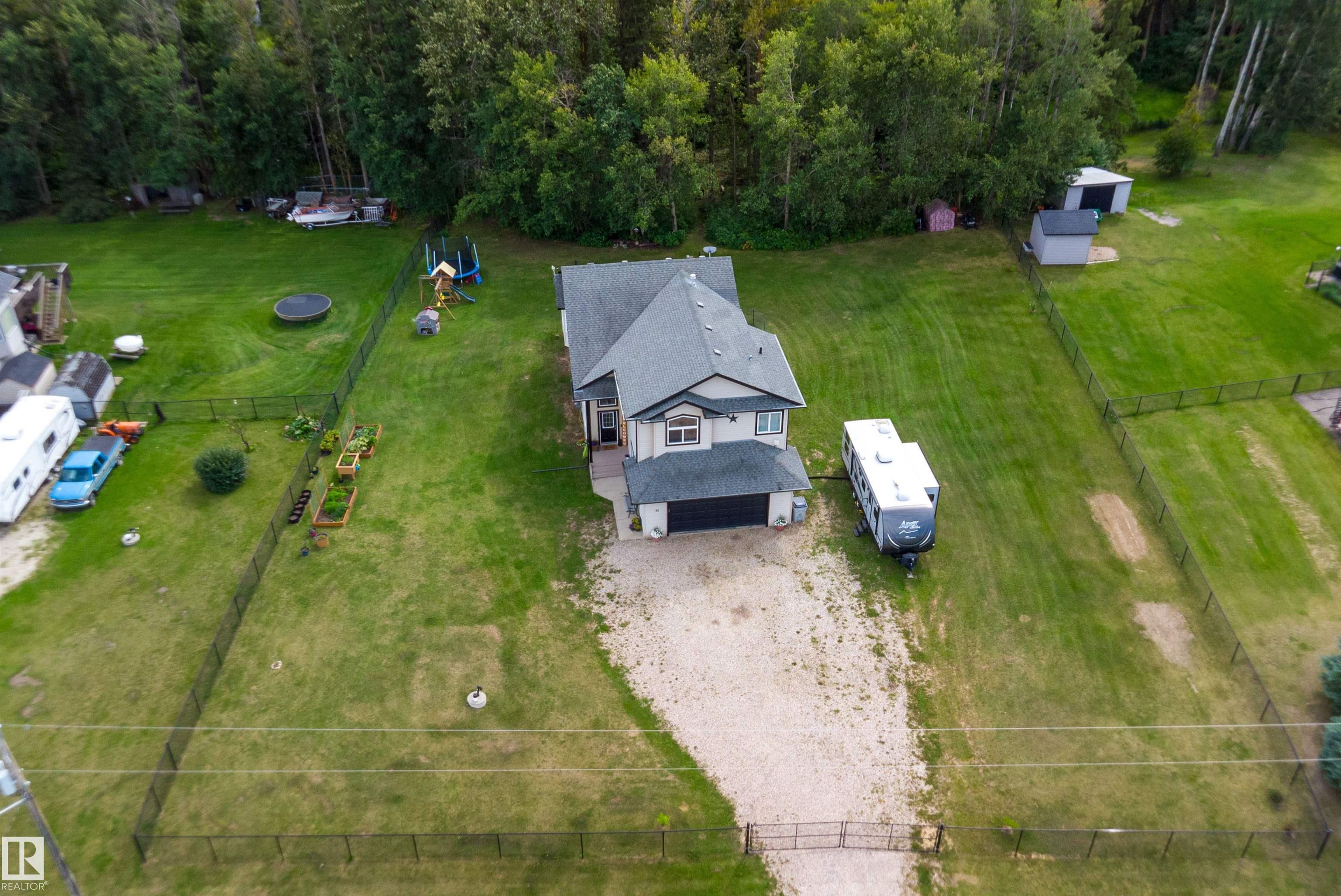 Photo 54 at 75 Willowview Bv, Willow Peak Park, Rural Parkland County