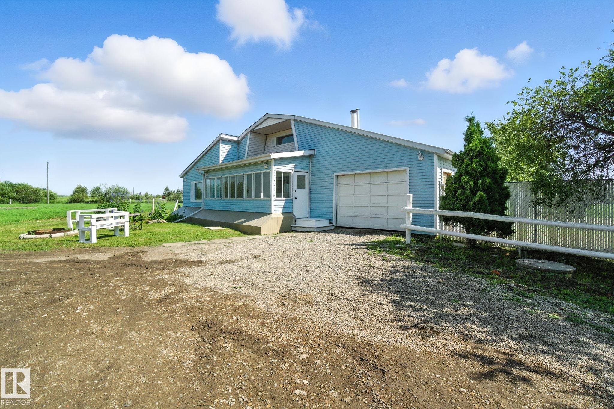 Photo 5 at 51019 Rge Road 273, None, Rural Parkland County