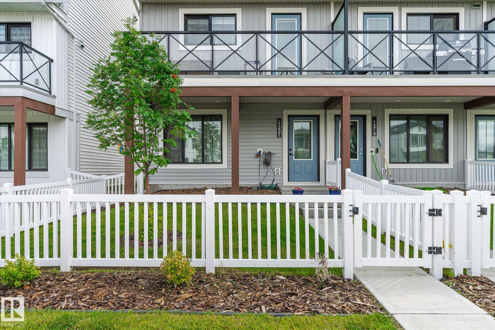 Photo 3 at 1221 Mcleod Avenue, Easton, Spruce Grove