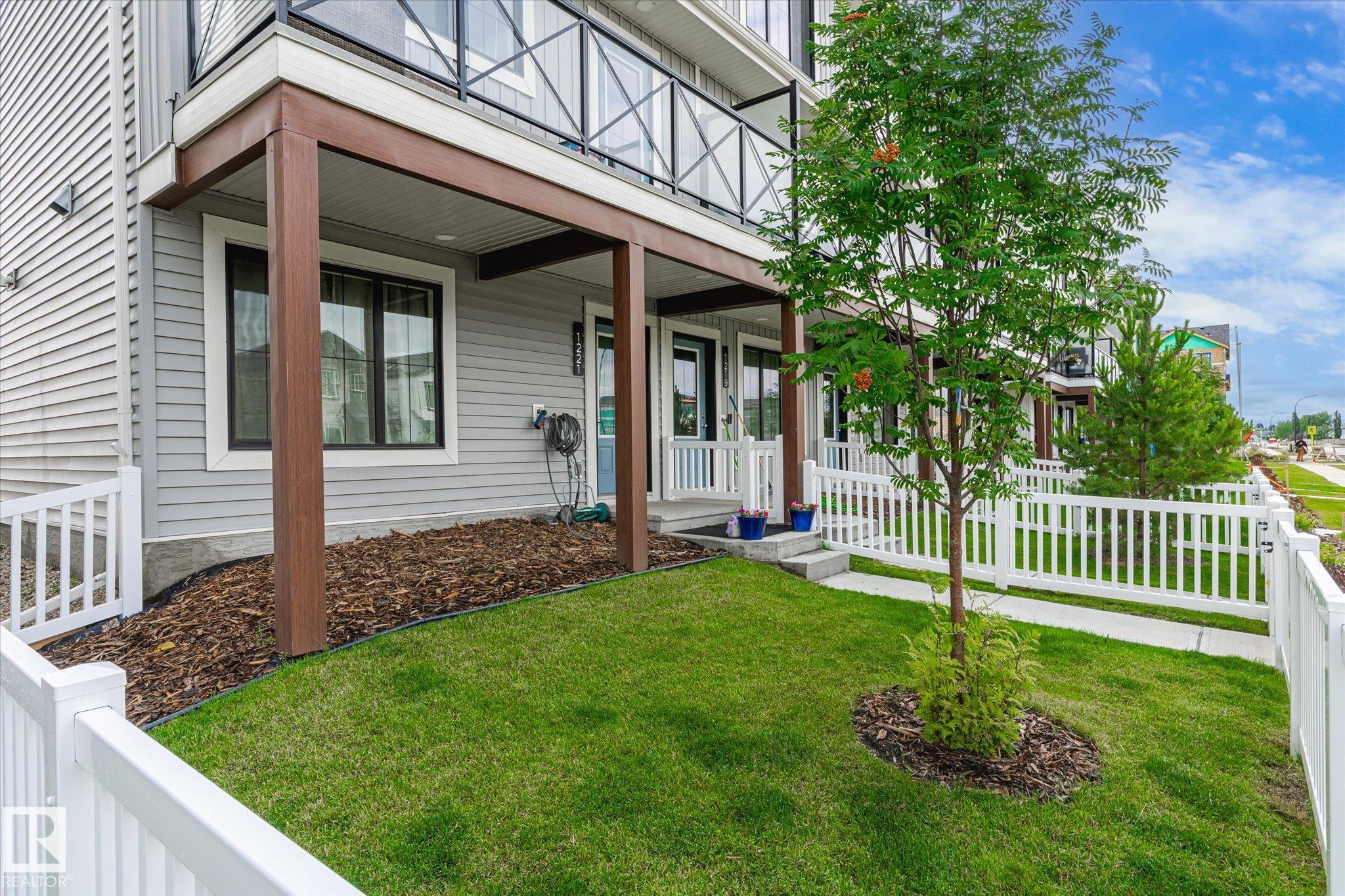 Photo 4 at 1221 Mcleod Avenue, Easton, Spruce Grove