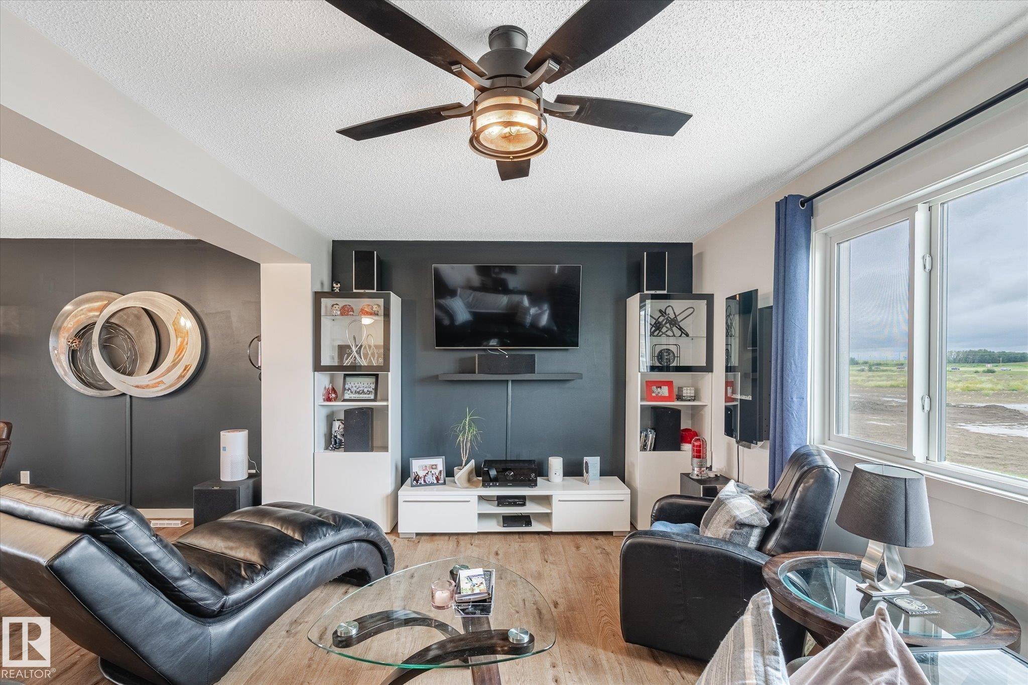 Photo 8 at 1221 Mcleod Avenue, Easton, Spruce Grove