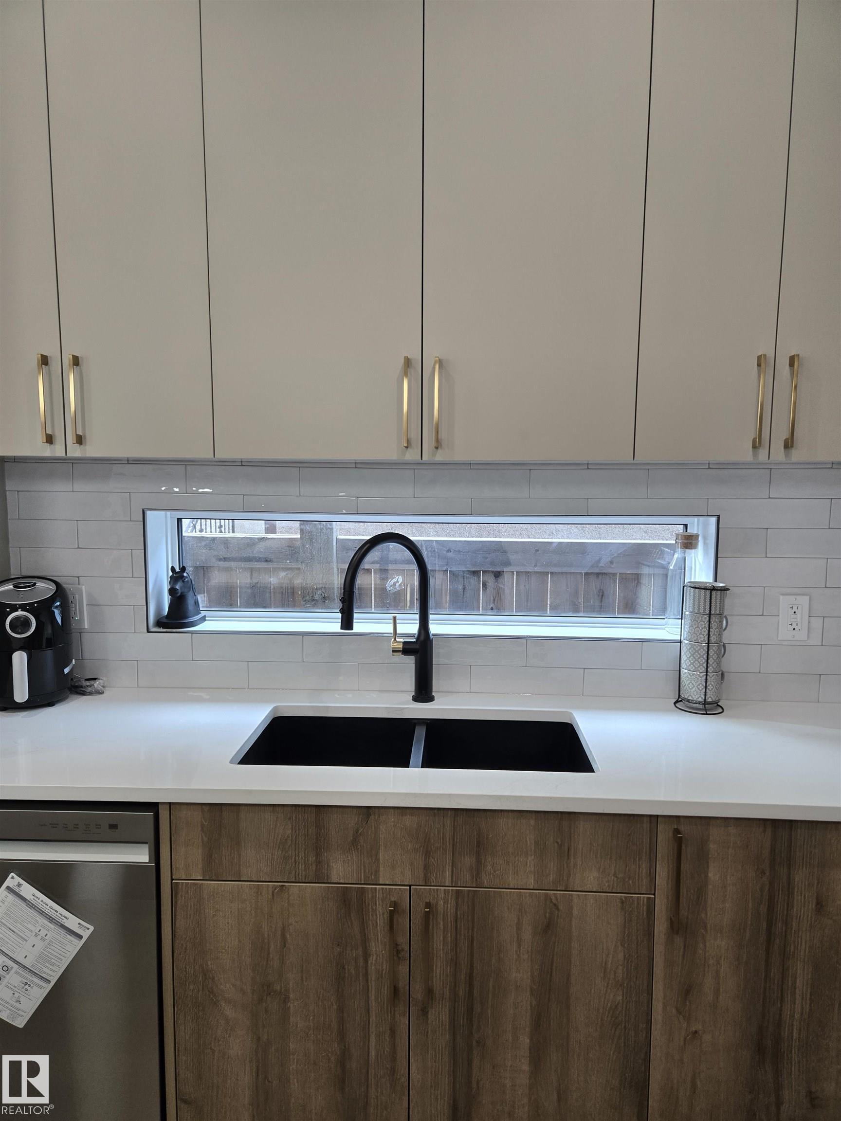 Picture for 7942 89 AV NW