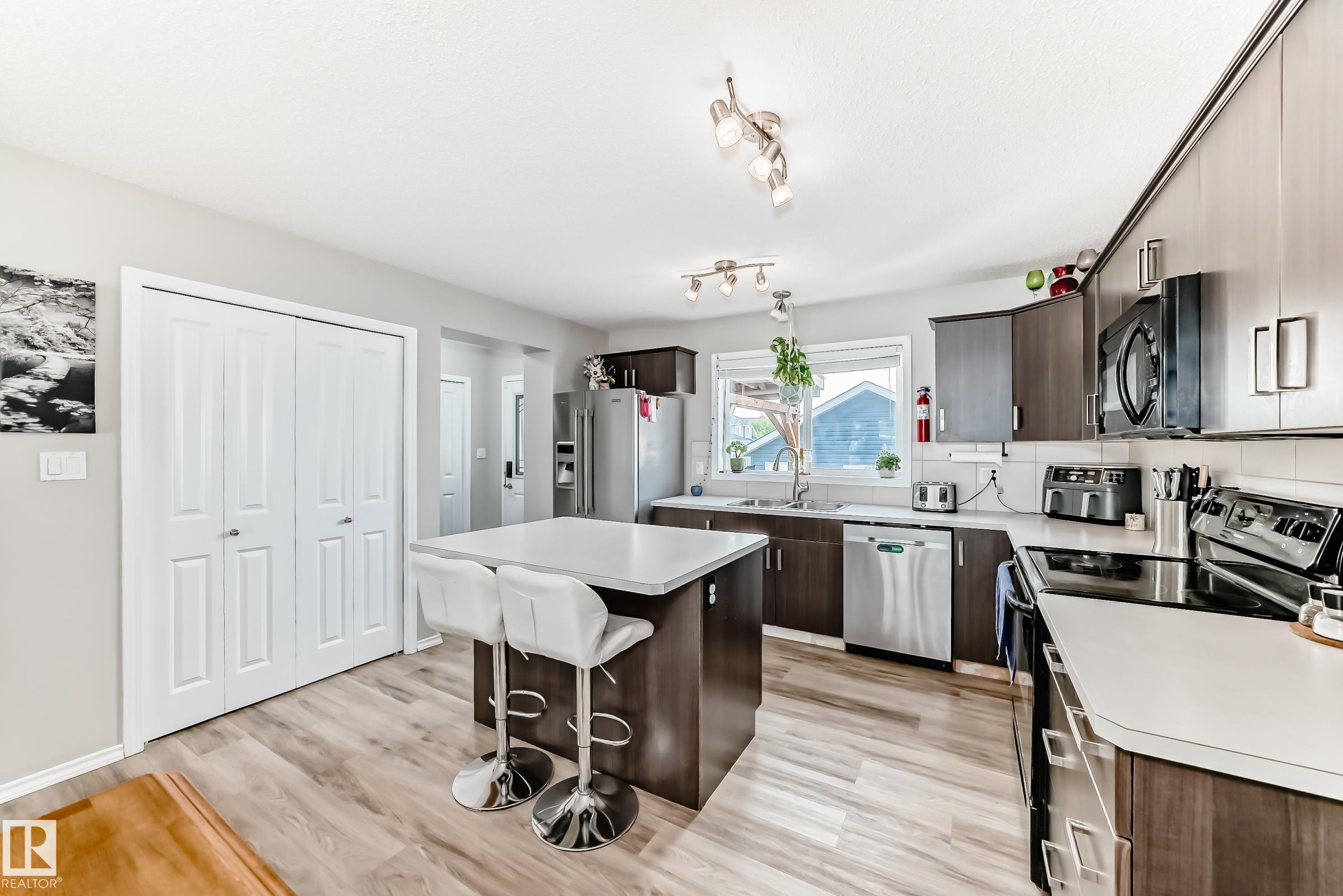 Photo 9 at 398 Simmonds Way, Southfork, Leduc
