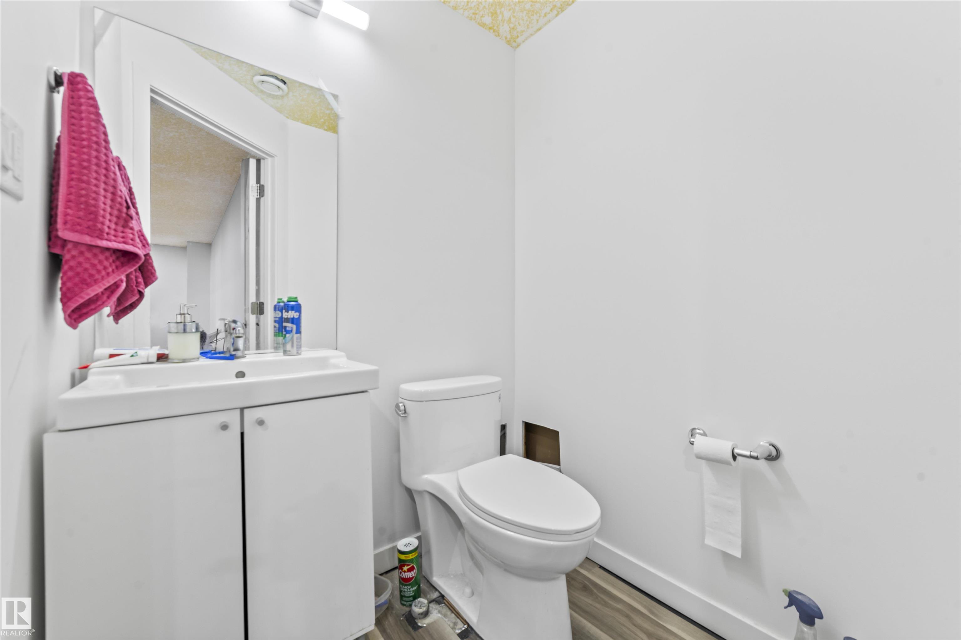 Photo 38 at 3909 49 Avenue, Forest Heights, Beaumont