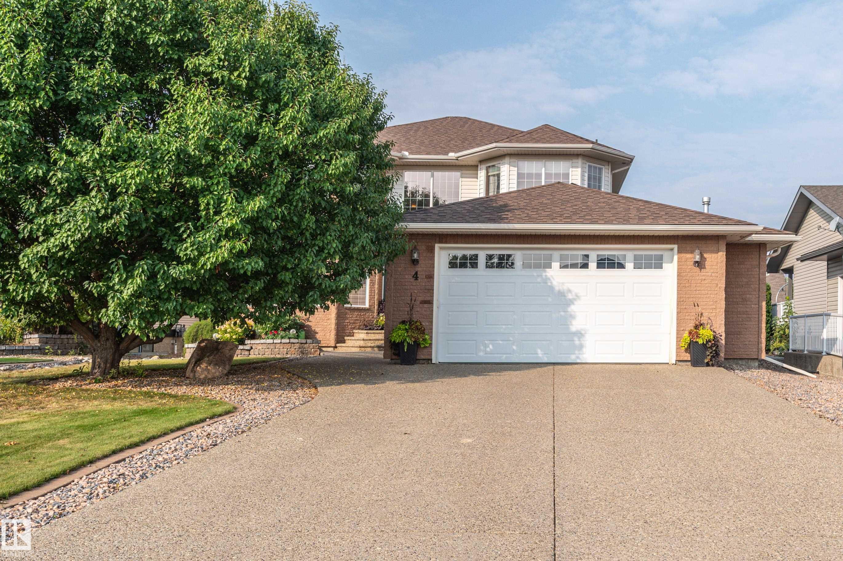 Photo 2 at 4 Briarwood Way, Graybriar, Stony Plain