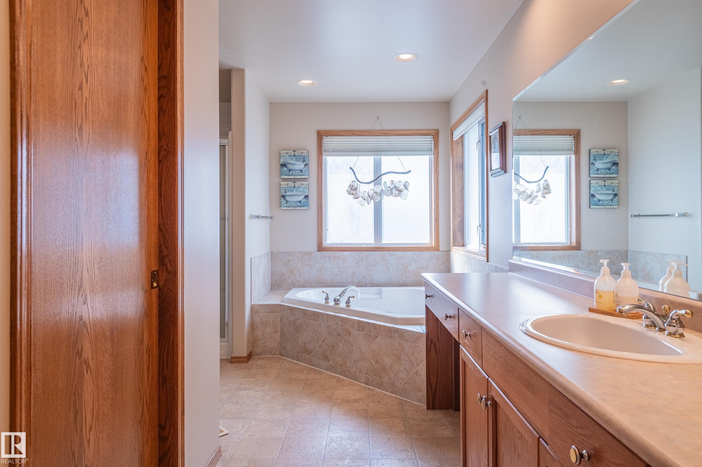 Photo 43 at 4 Briarwood Way, Graybriar, Stony Plain