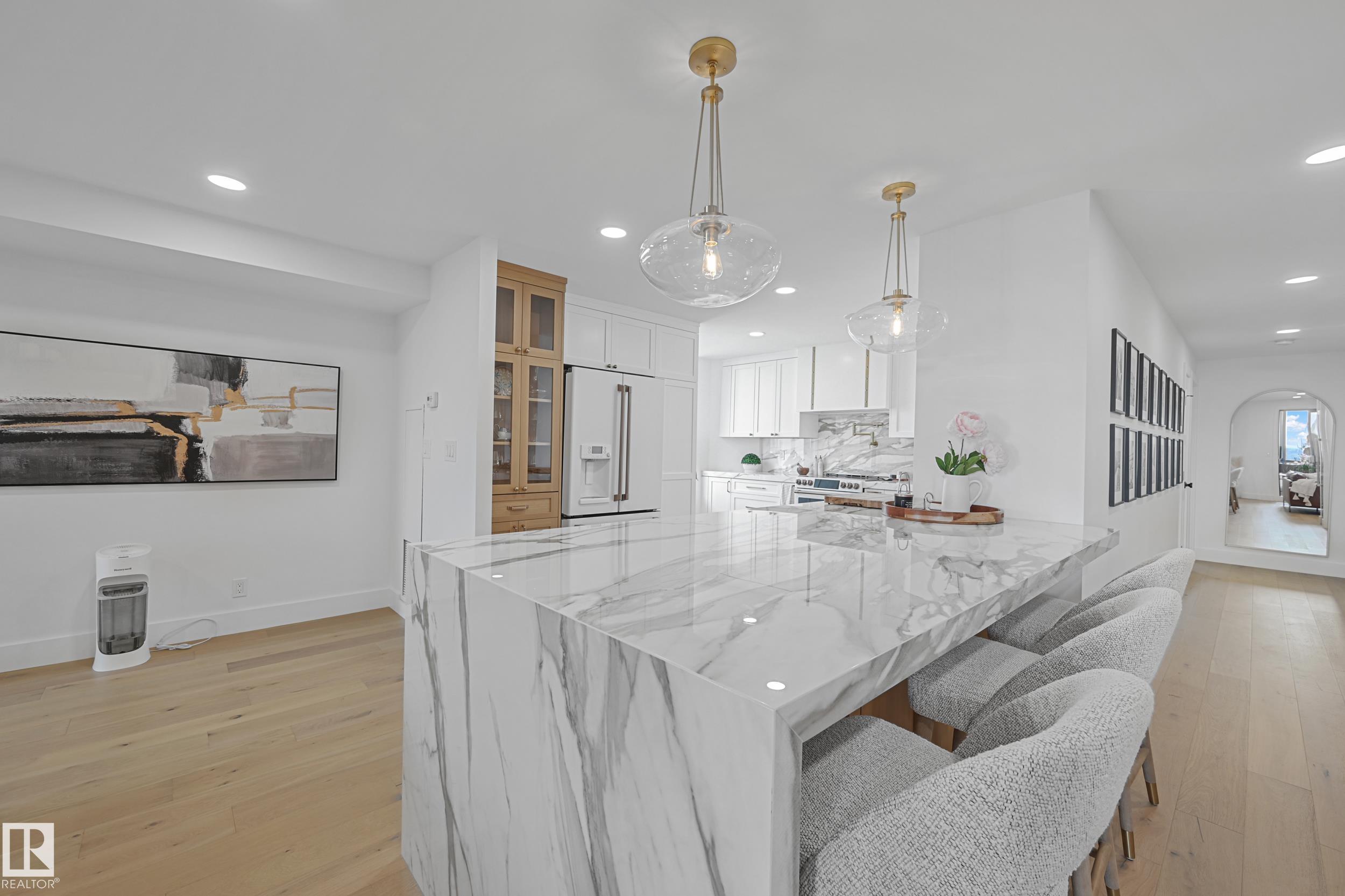 Photo 8 at 701 - 11503 100 Avenue NW, Wîhkwêntôwin, Edmonton