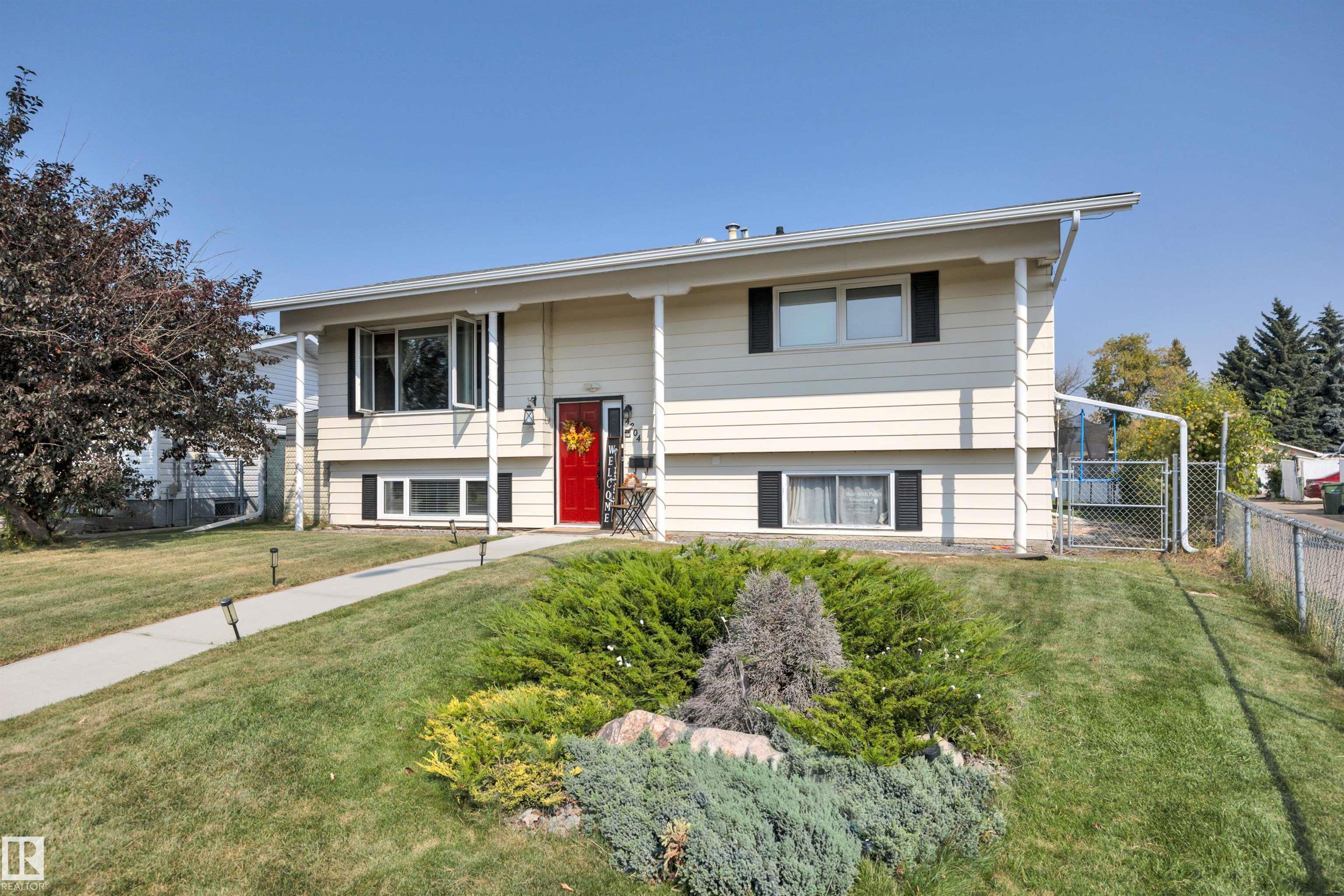 Photo 2 at 4204 42 Avenue, South Park, Leduc