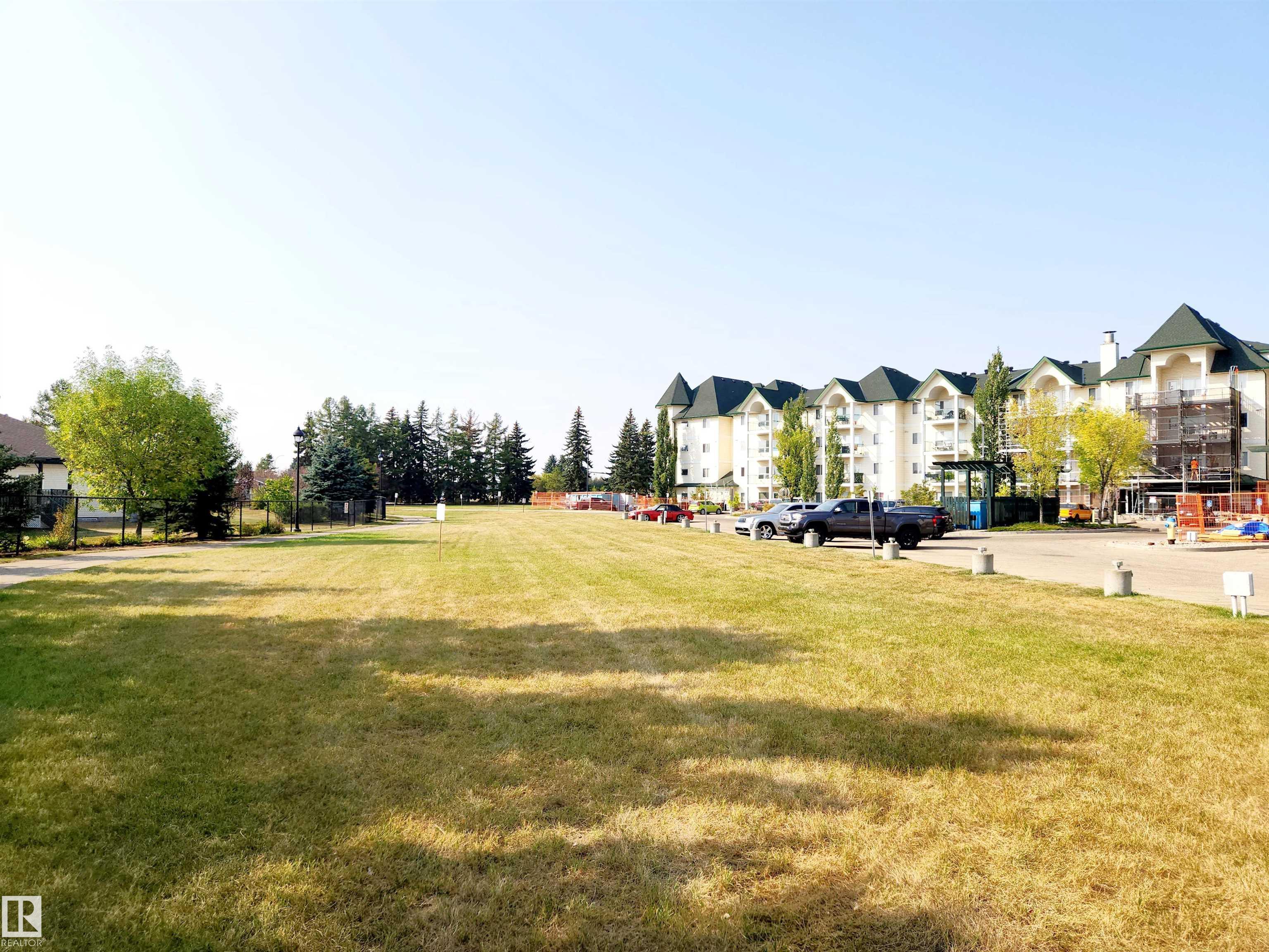 http://cdnparap120.paragonrels.com/ParagonImages/Property/p12/RAE/225370072/2/0/0/32b775df0e919340718fbdb4fee15a9e/1/4651d1afd1e4cebcd5e3fd729940996b/225370072-8d44d12f-0c95-45d7-a8af-b9da331d7b53.JPG
