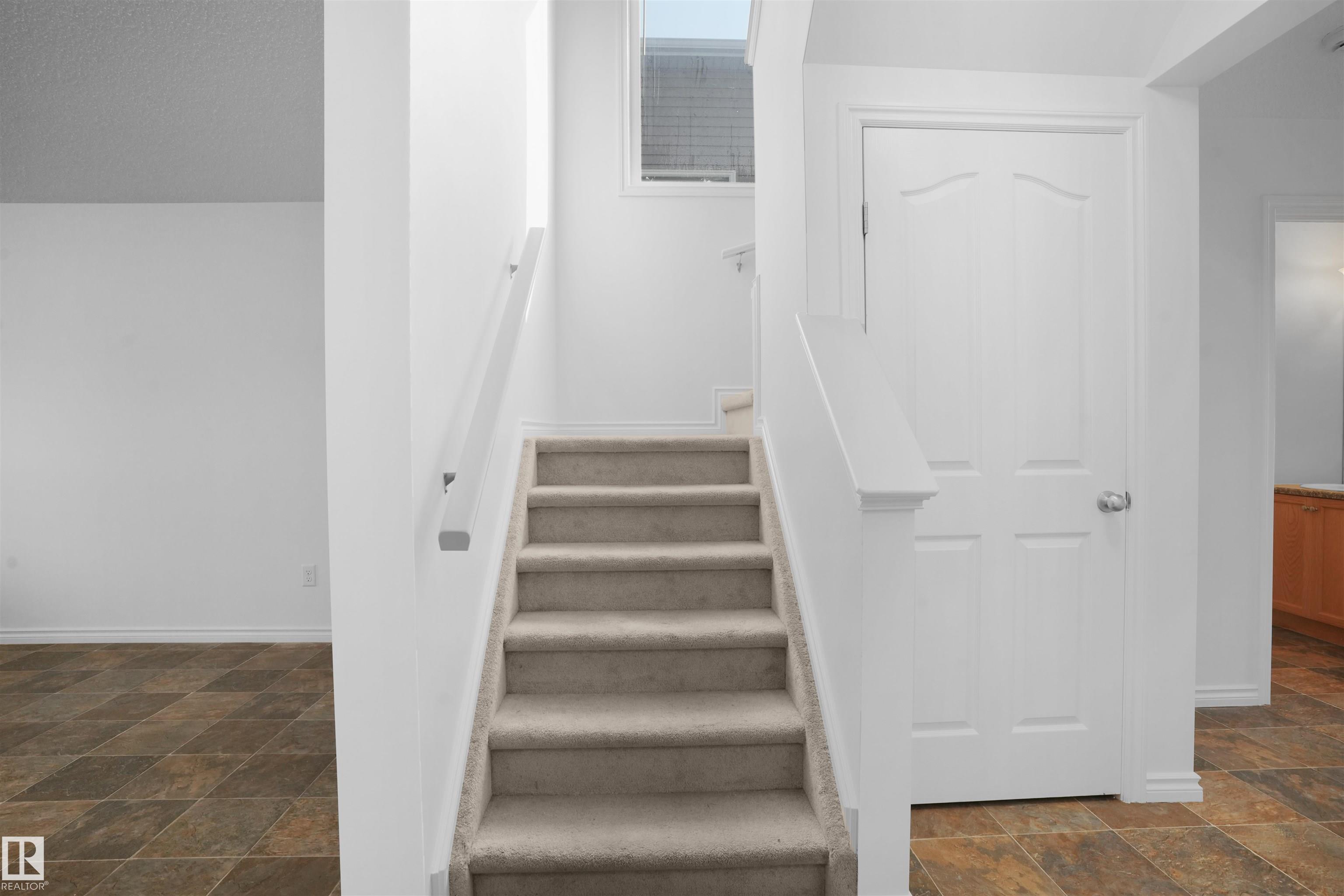 Photo 10 at 1813 28 Street NW, Laurel, Edmonton