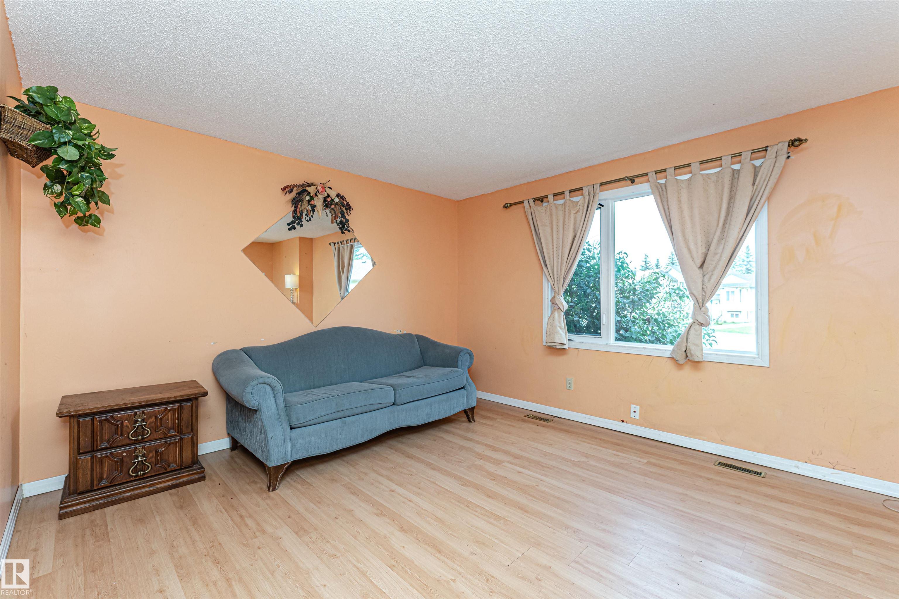 Photo 8 at 10603 98 Avenue, Morinville