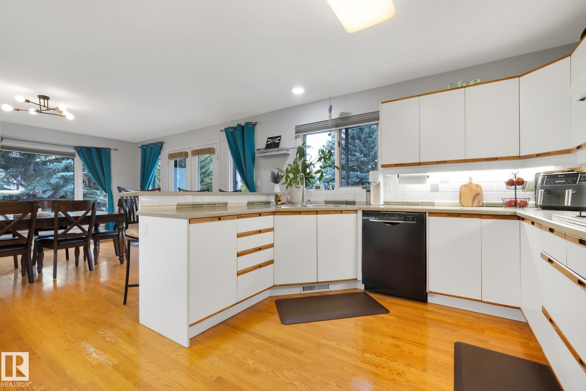 Photo 11 at 79 - 25112 Twp Road 542a, Manor Est Phase II, Rural Sturgeon County