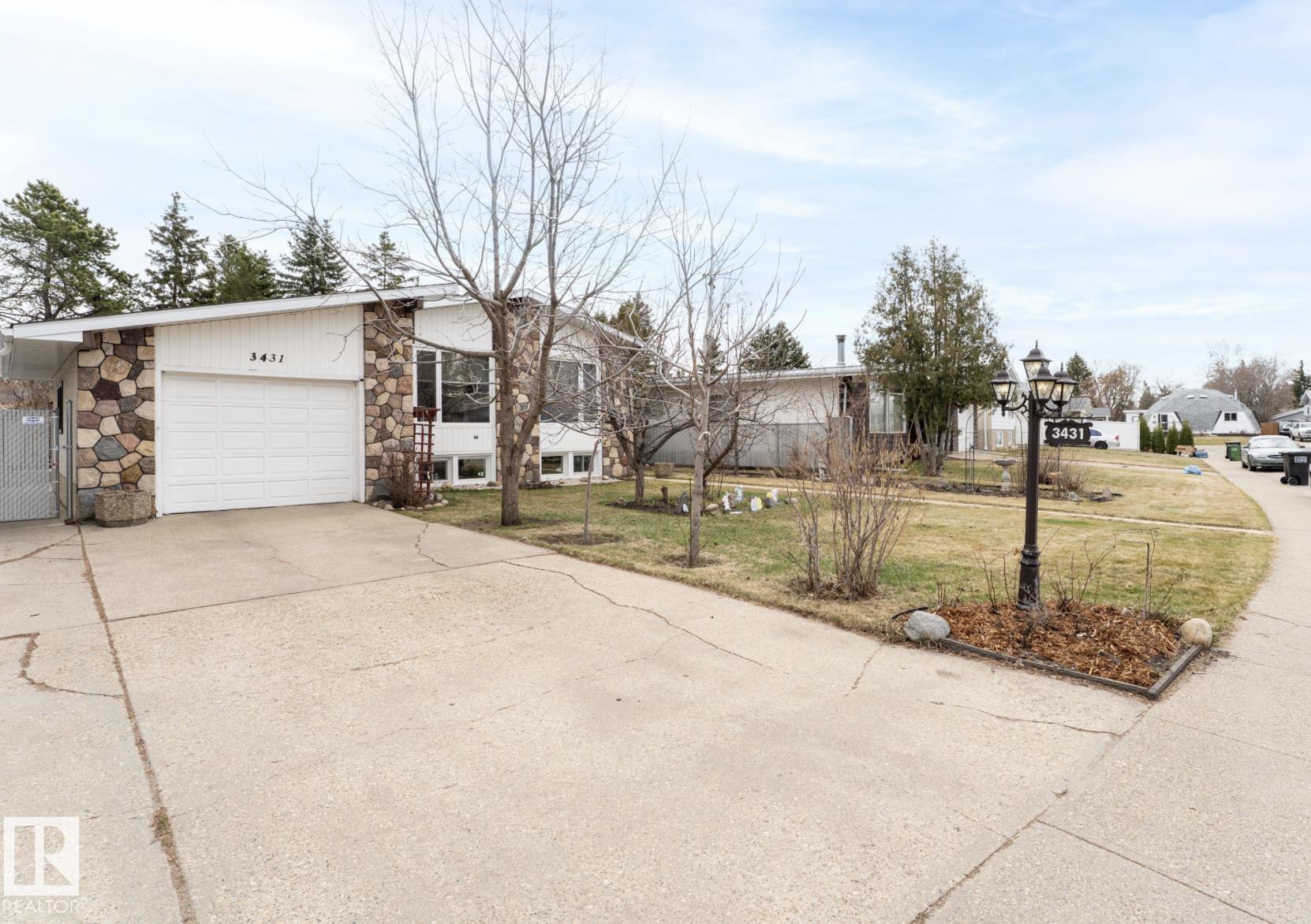 3431 86 Street NW, Richfield, Edmonton 