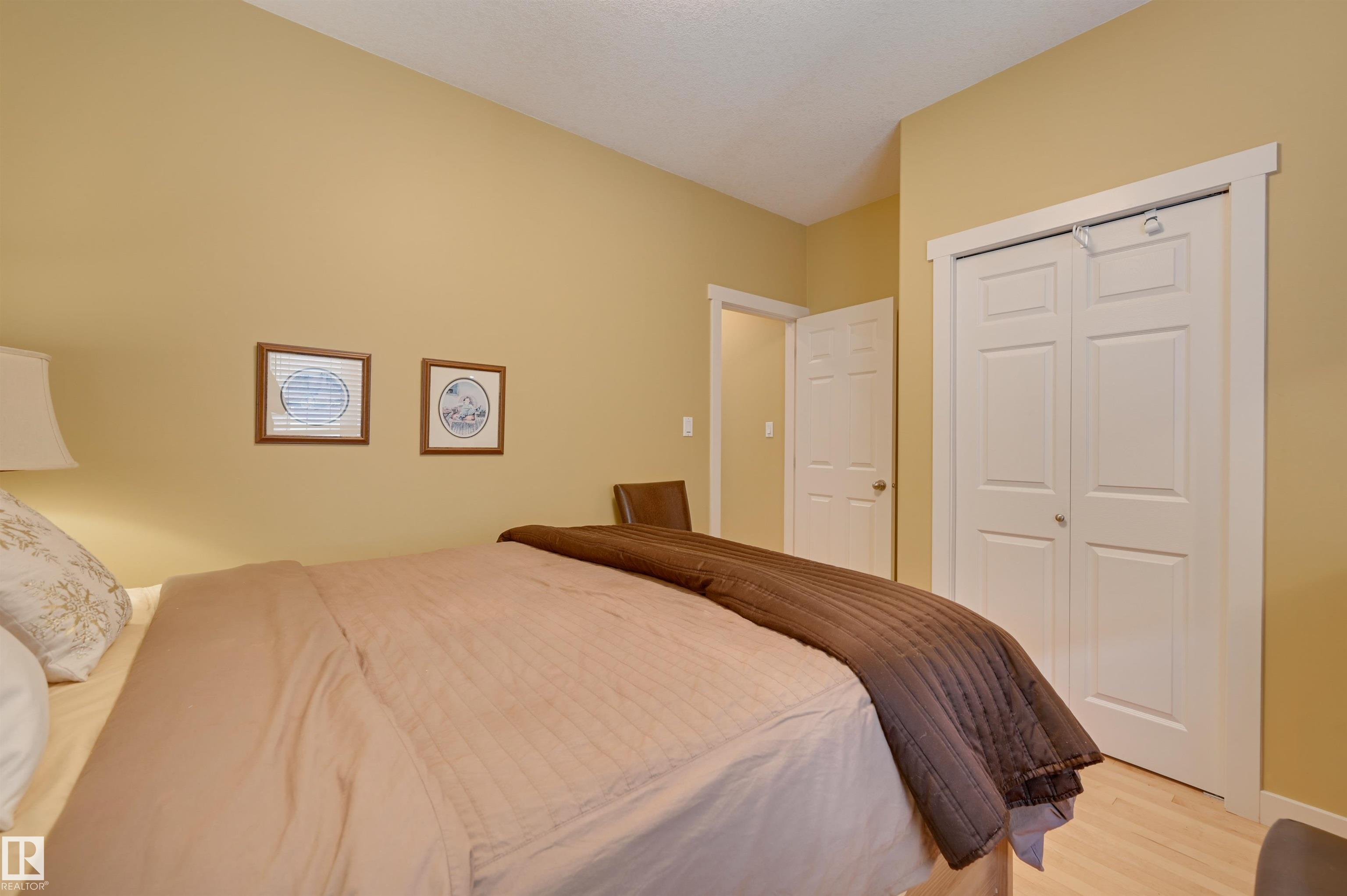 http://cdnparap120.paragonrels.com/ParagonImages/Property/p12/RAE/225370184/37/0/0/7db156009f19e0c3df1803acfd8f960a/1/f601d33a6e0b71e4712eff53b936e94e/225370184-65d4b4c6-0e12-4464-8177-36d10080af47.JPG