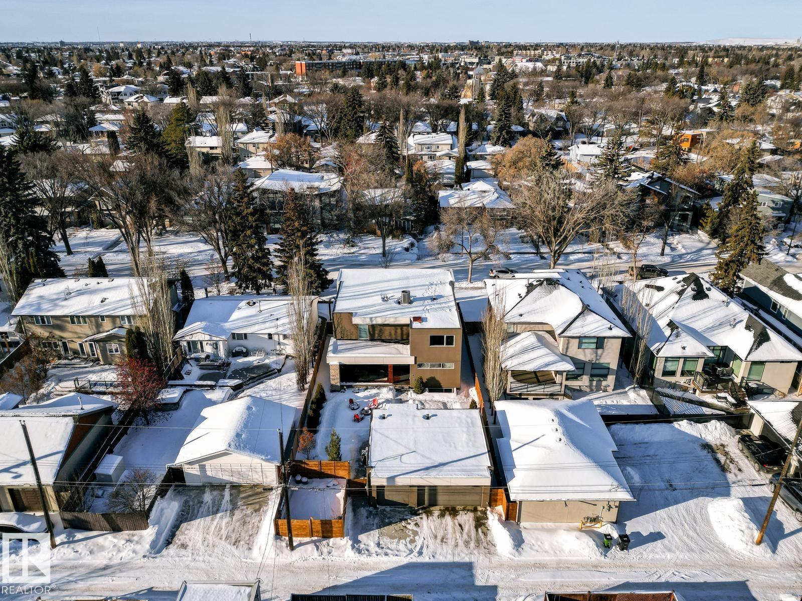 http://cdnparap120.paragonrels.com/ParagonImages/Property/p12/RAE/225370204/68/0/0/62b8c841df57c2e13a15513f09dbe401/1/c13746db96ba2ac9090e1206f29fff30/225370204-BCA47296-87F2-4AD2-A93F-8789C3C08AD8.JPG
