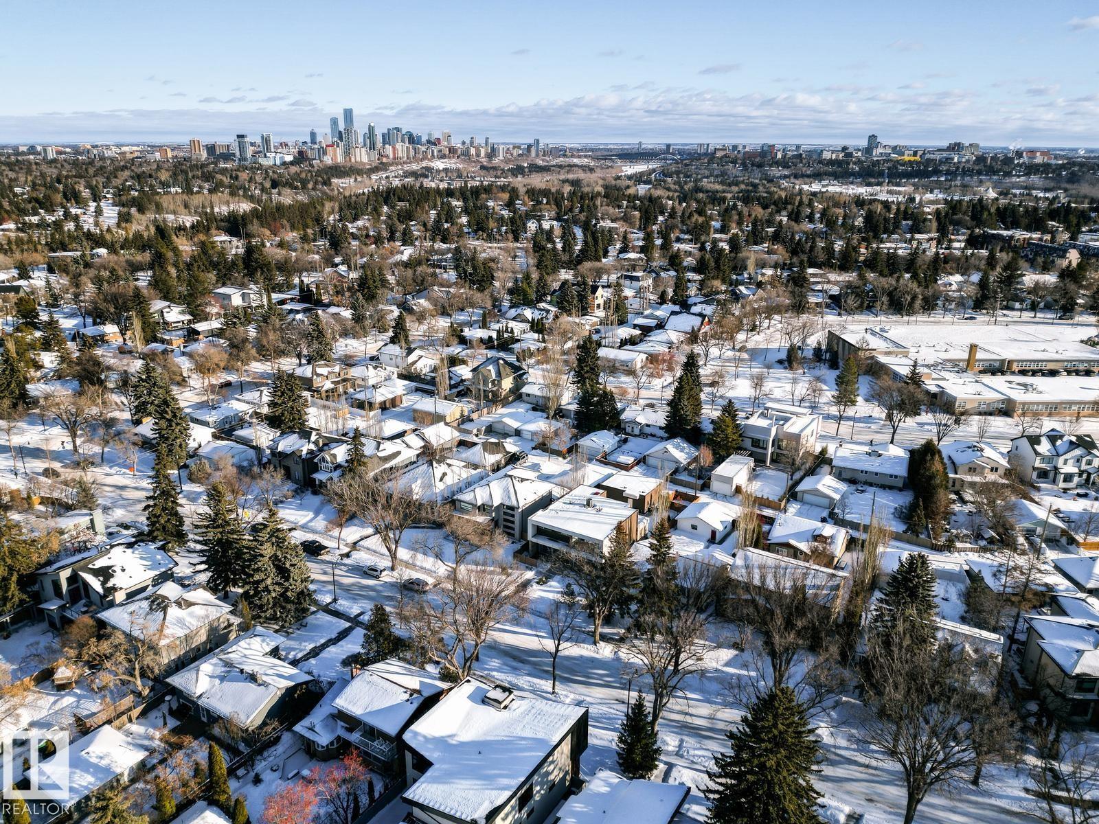 http://cdnparap120.paragonrels.com/ParagonImages/Property/p12/RAE/225370204/70/0/0/6ffe93deb722772bdef1d769e568c534/1/c13746db96ba2ac9090e1206f29fff30/225370204-5B669BD7-2CC0-4058-A961-B1063017F11E.JPG