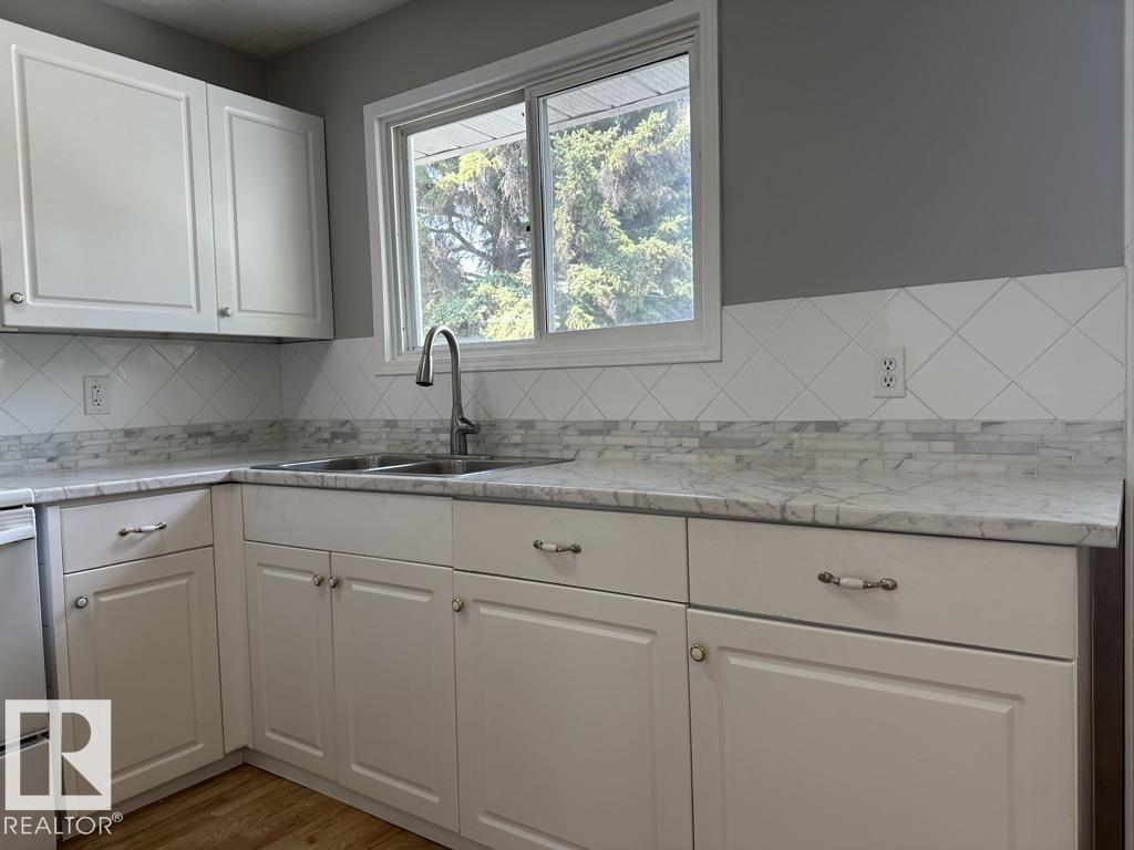 Photo 11 at 9512/9514 128 Avenue NW, Killarney, Edmonton