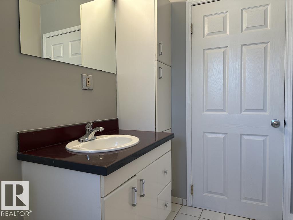Photo 14 at 9512/9514 128 Avenue NW, Killarney, Edmonton