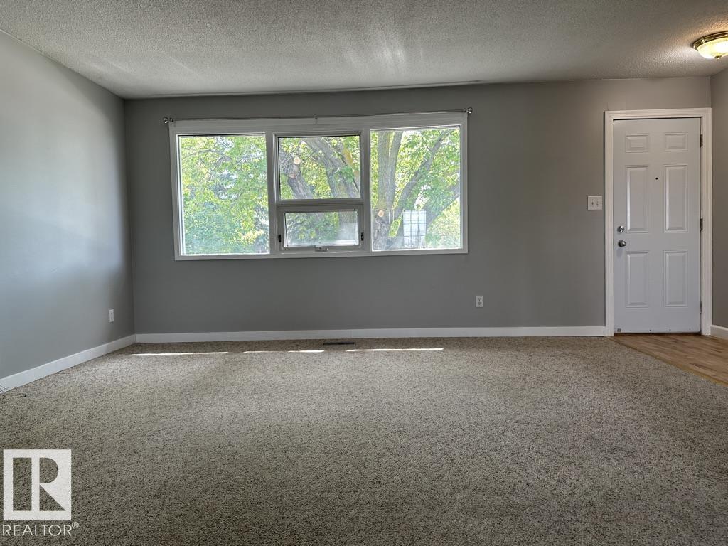 Photo 4 at 9512/9514 128 Avenue NW, Killarney, Edmonton