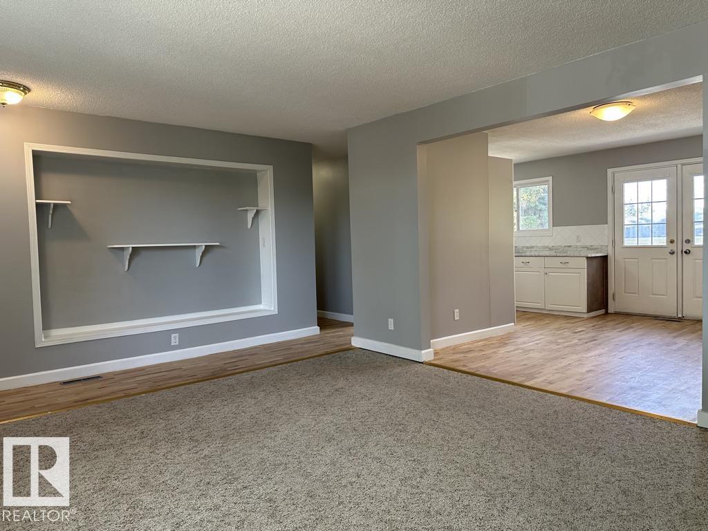 Photo 5 at 9512/9514 128 Avenue NW, Killarney, Edmonton