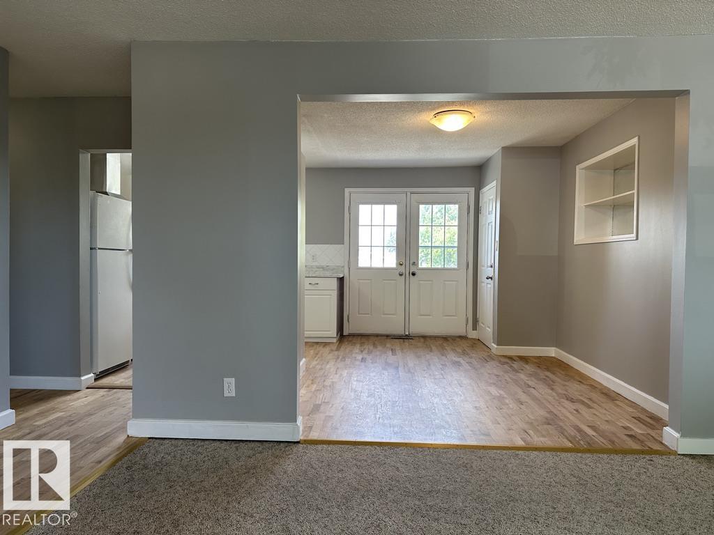Photo 7 at 9512/9514 128 Avenue NW, Killarney, Edmonton