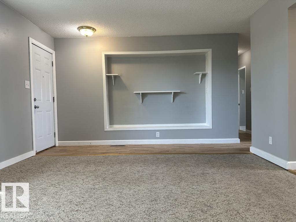 Photo 8 at 9512/9514 128 Avenue NW, Killarney, Edmonton