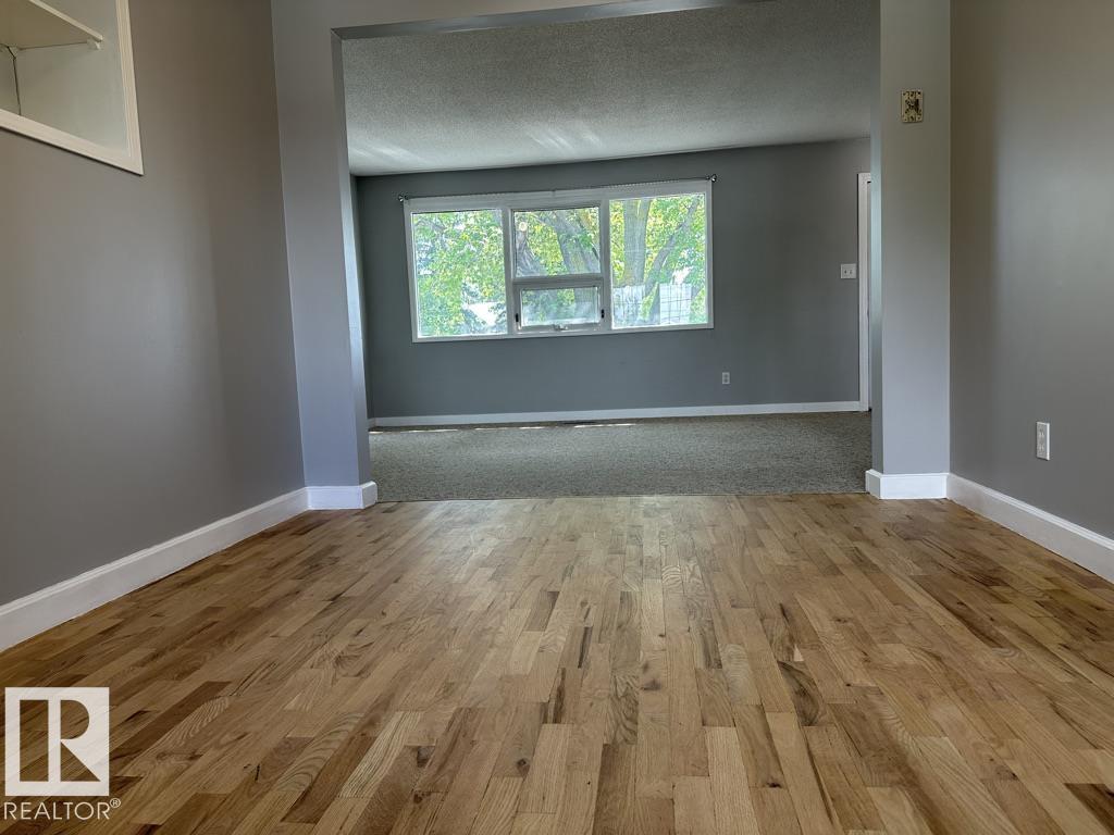 Photo 9 at 9512/9514 128 Avenue NW, Killarney, Edmonton