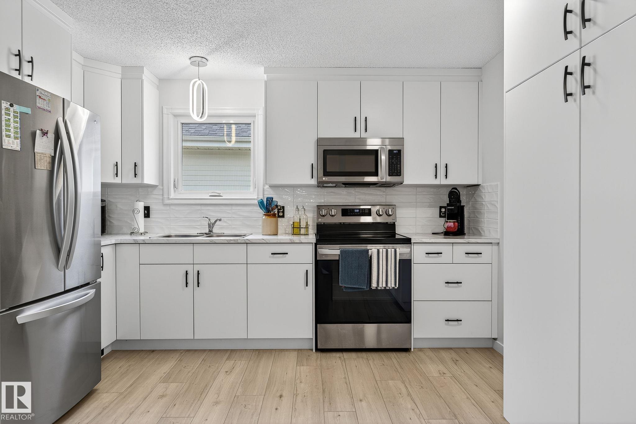 Photo 13 at 12 St. Andrews Avenue, St. Andrews, Stony Plain