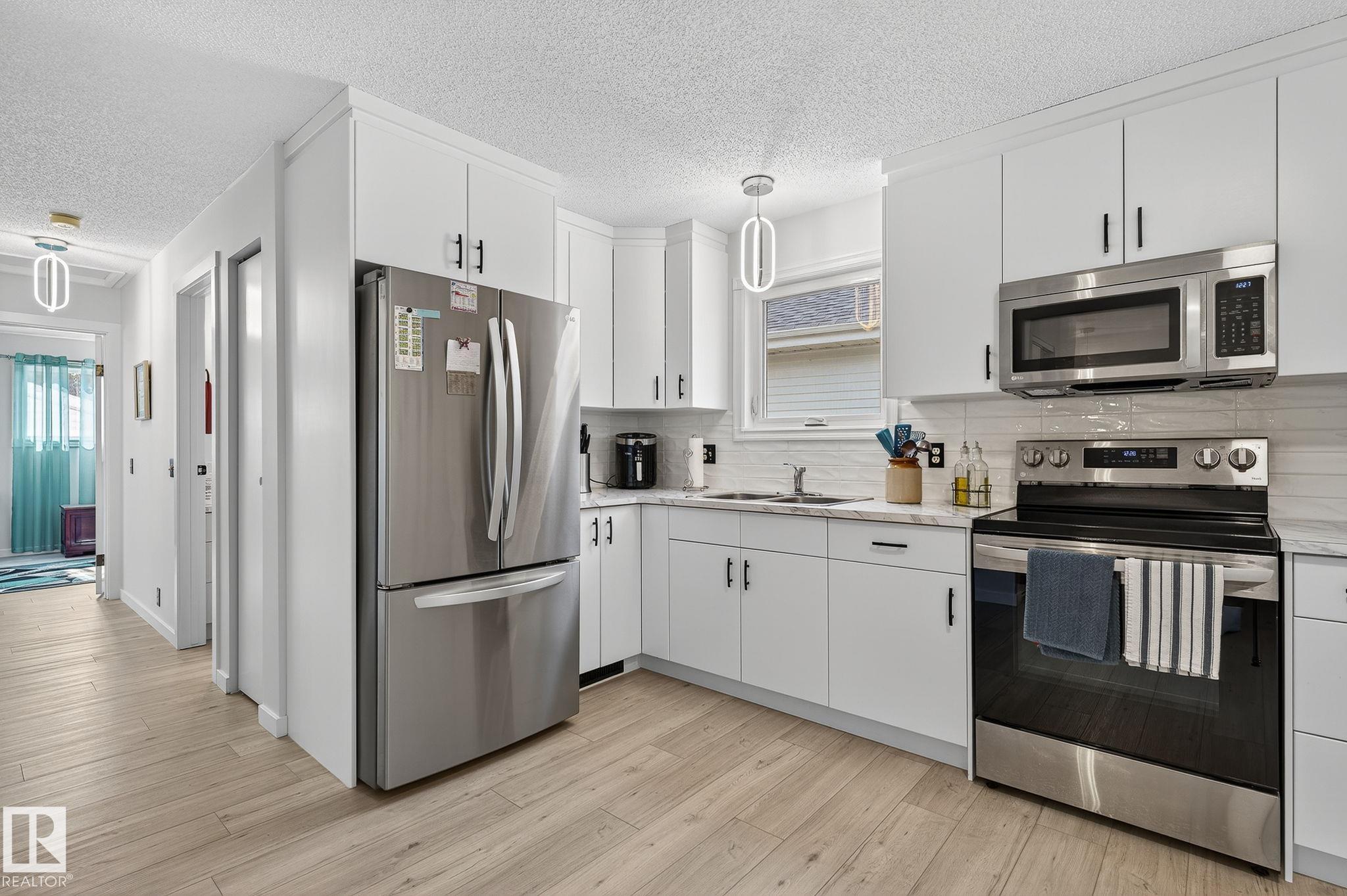 Photo 14 at 12 St. Andrews Avenue, St. Andrews, Stony Plain
